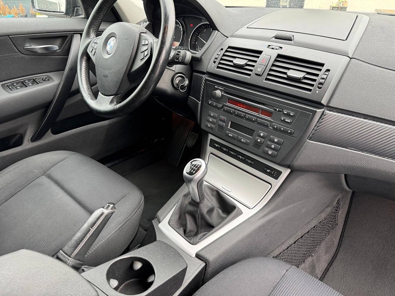 mauto BMW X3 czarna 177KM