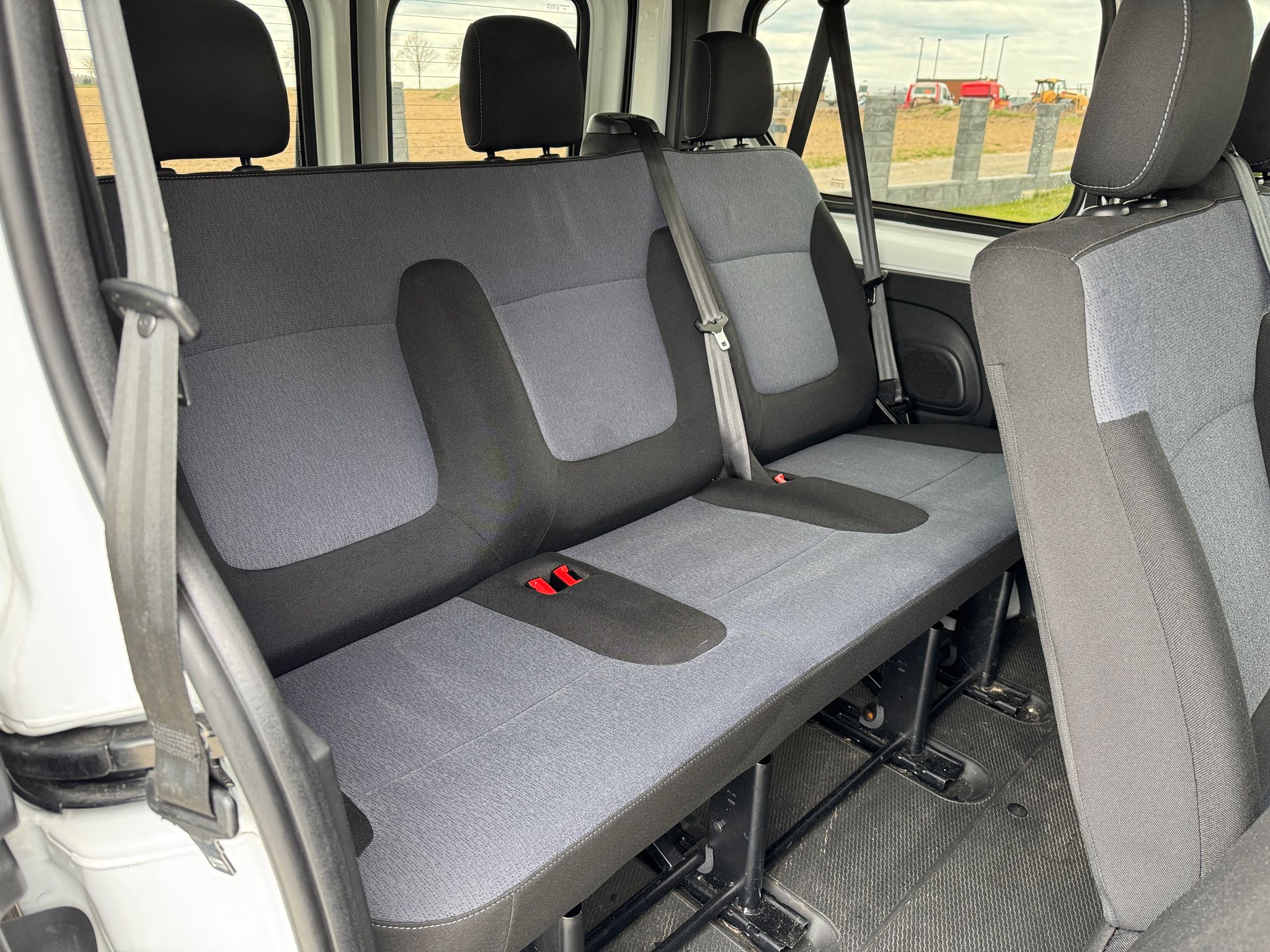 mauto Opel VIVARO 9 osób 2x klima ! 95KM