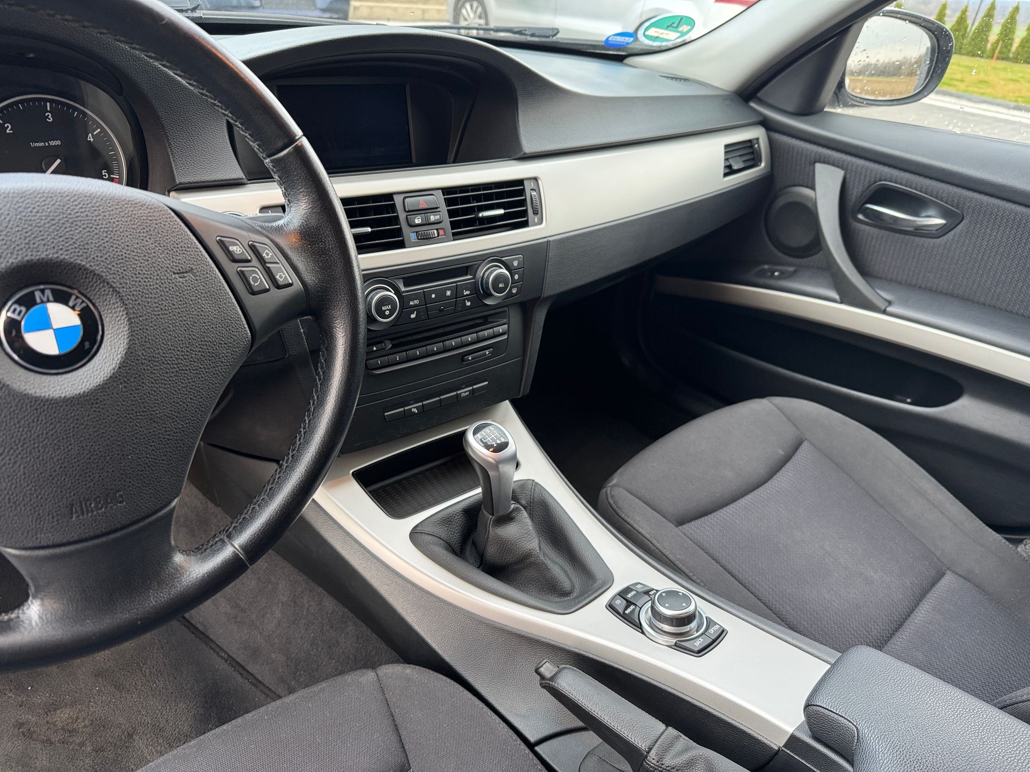 mauto BMW 318D Touring Edition Exclusive 143KM