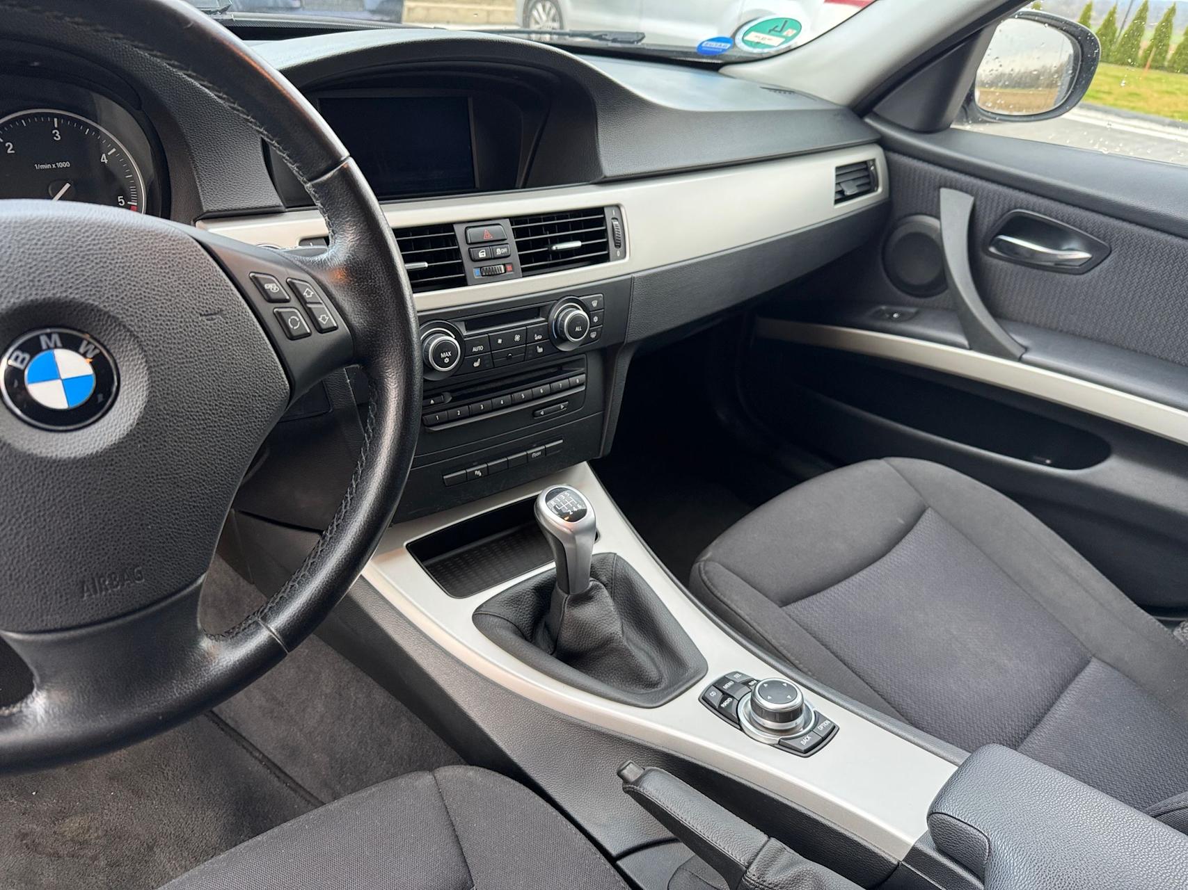 mauto BMW 318D Touring Edition Exclusive 143KM