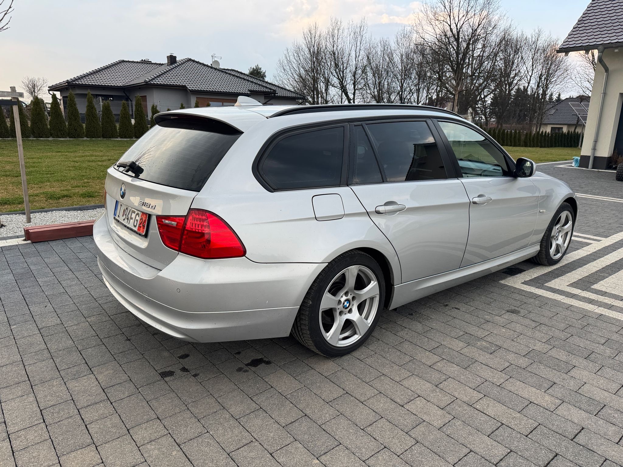 mauto BMW 318D Touring Edition Exclusive 143KM