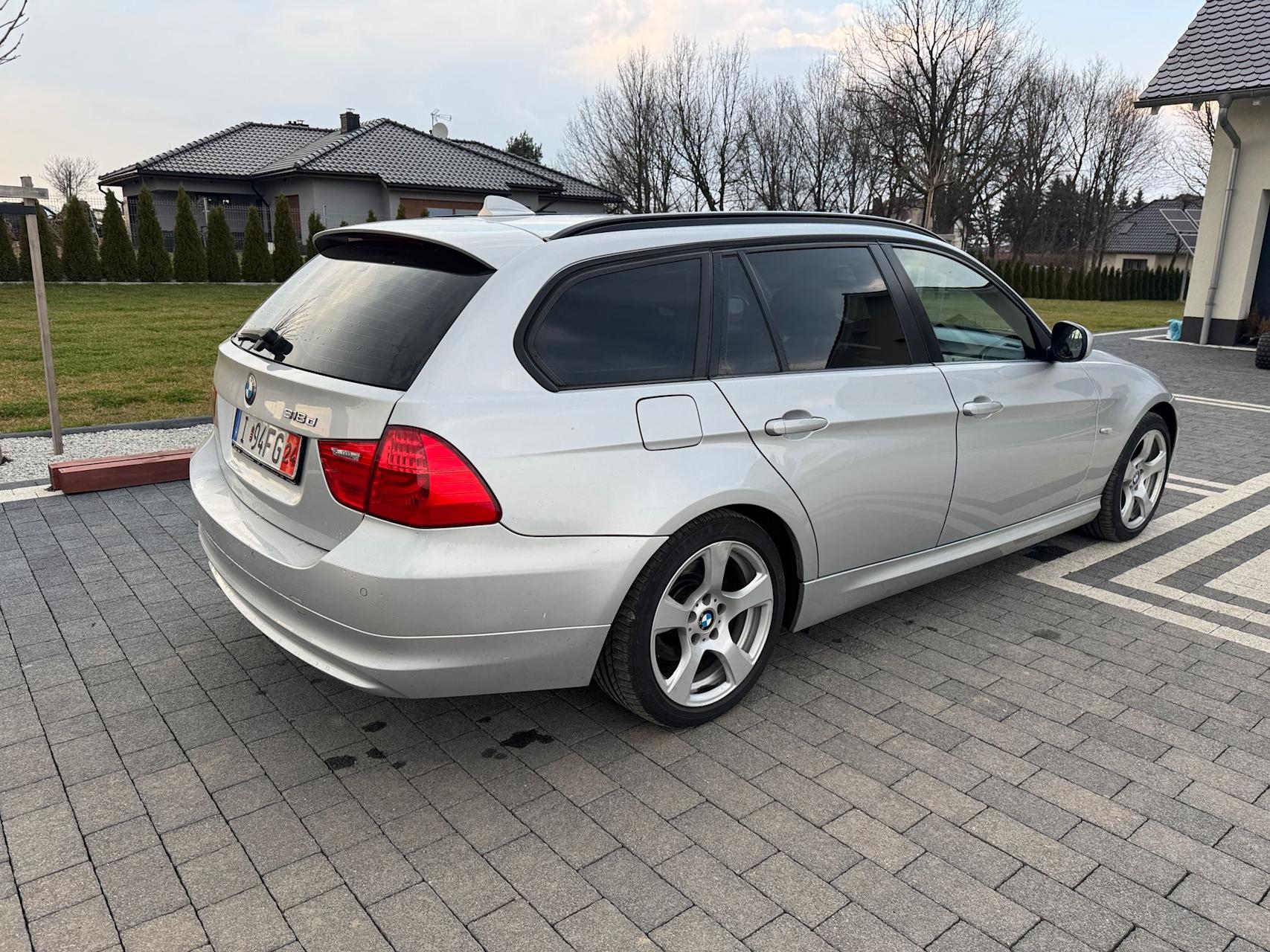 mauto BMW 318D Touring Edition Exclusive 143KM