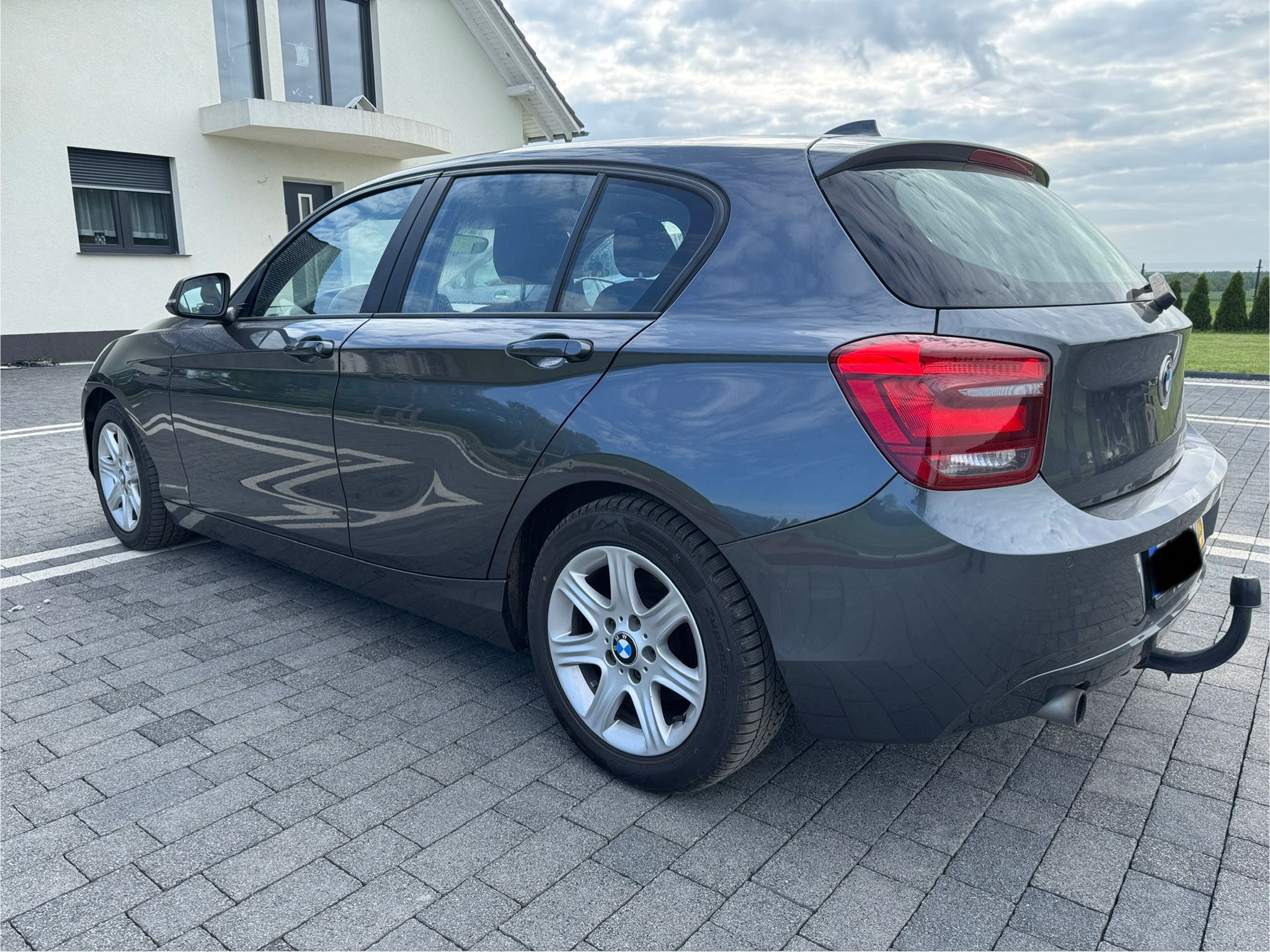 mauto BMW 118D szara 143KM