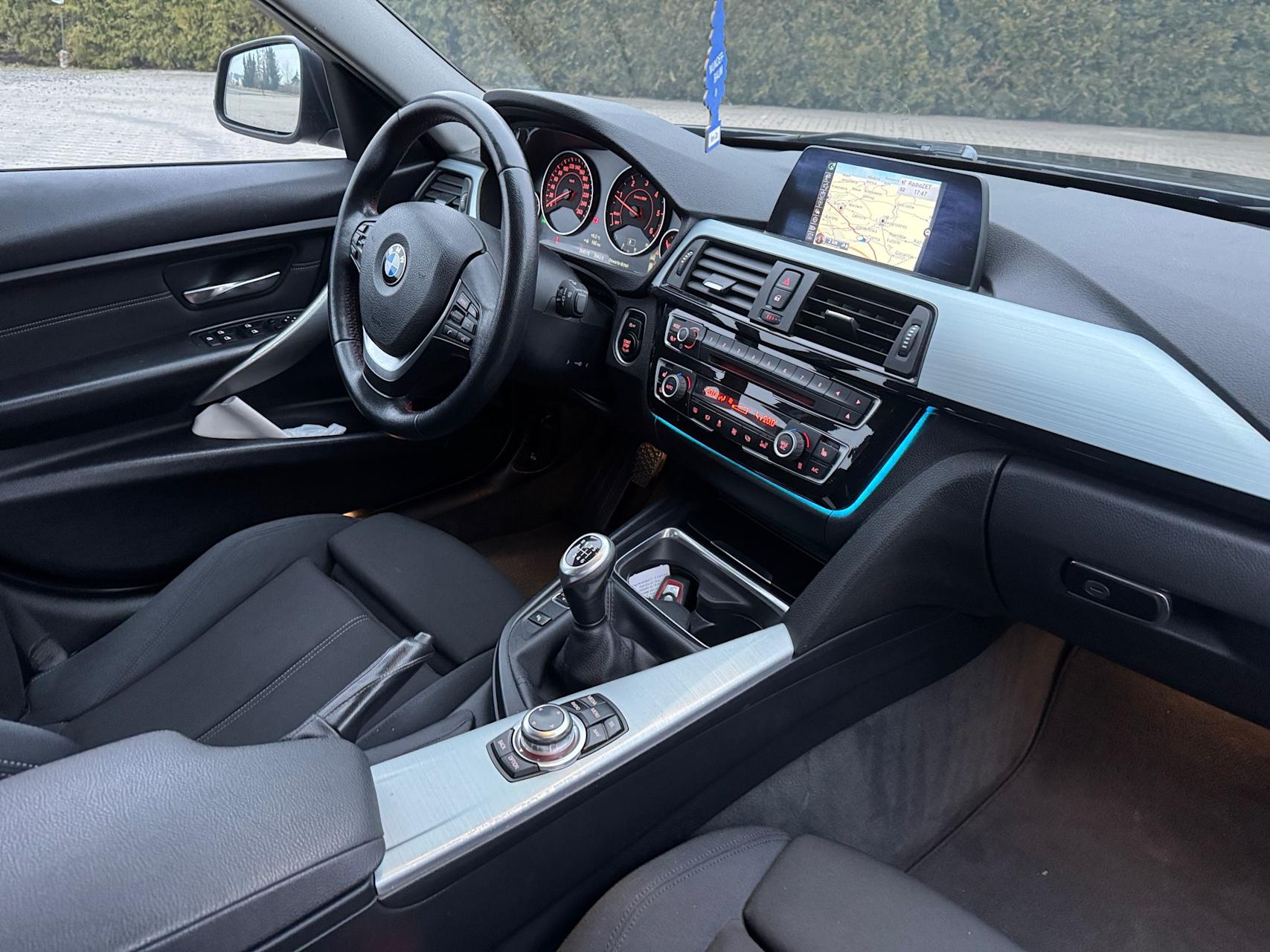 mauto BMW 318 Touring Sport-Line 143KM