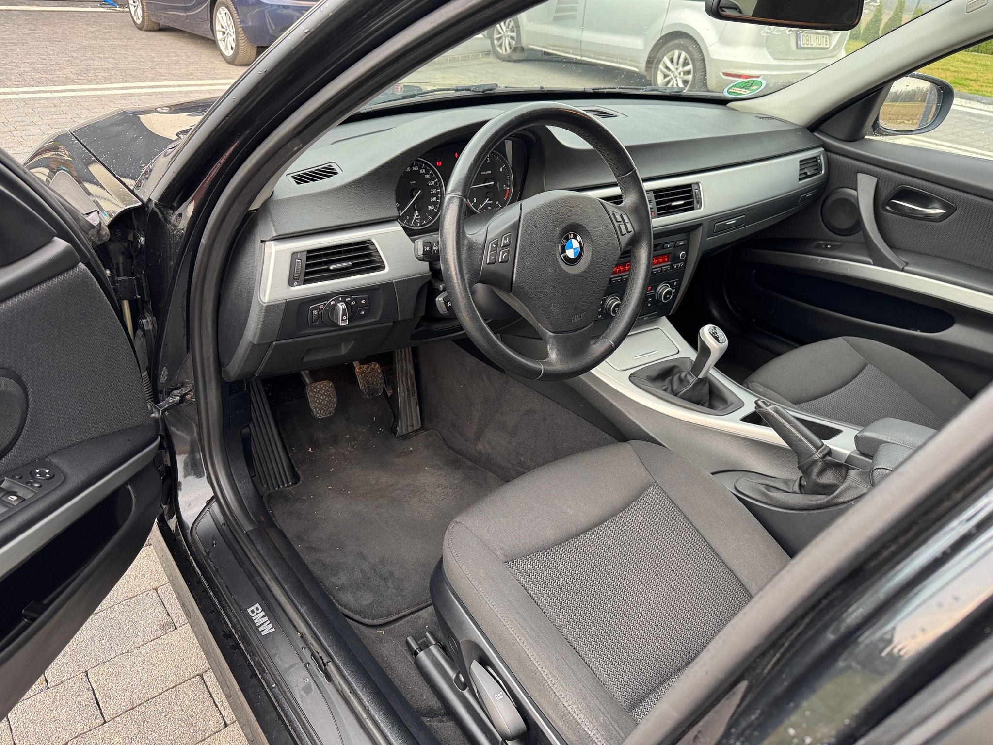 mauto BMW 318D sedan 280TKM 143KM