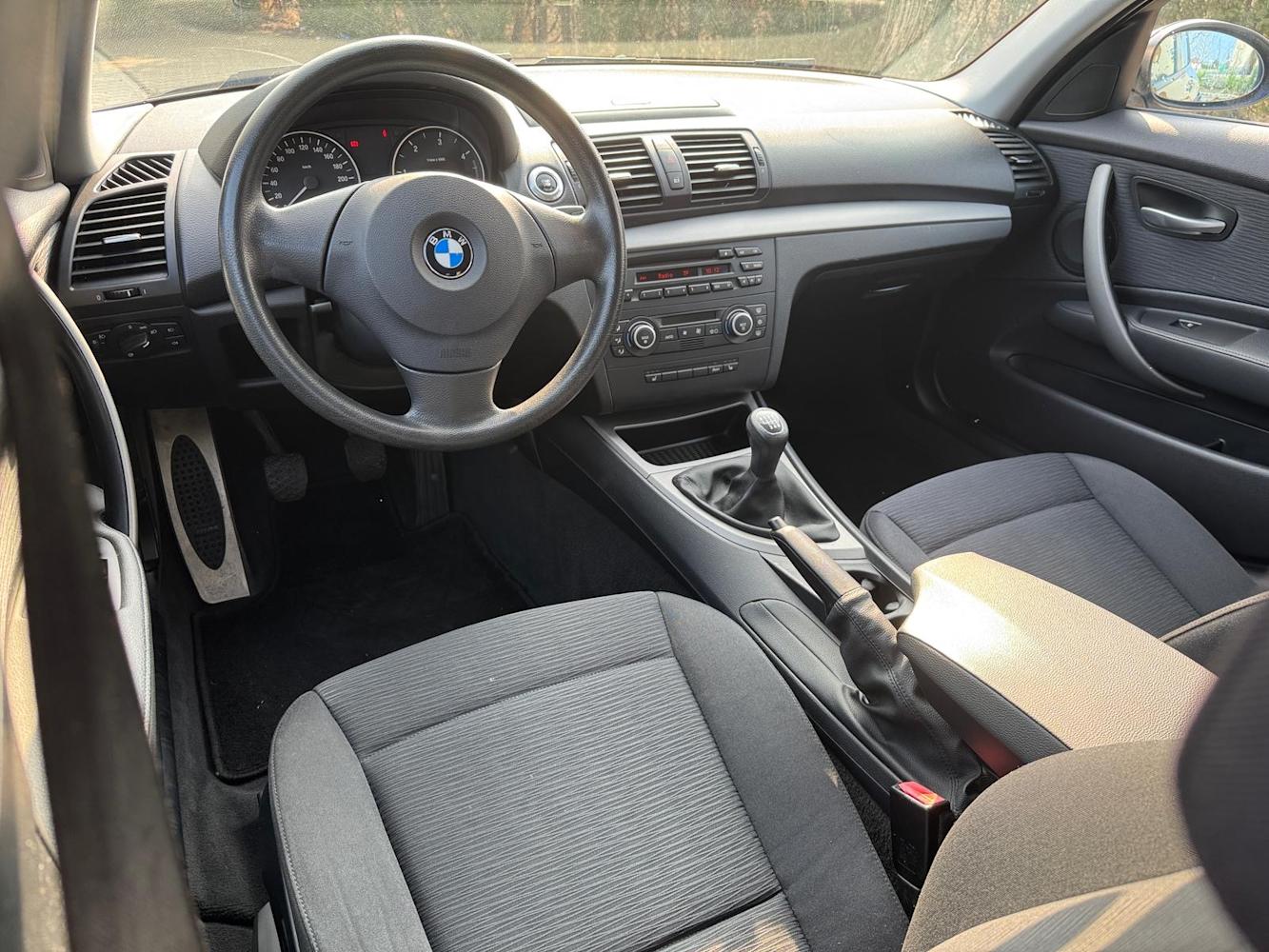 mauto BMW 1 e87 118D 143KM