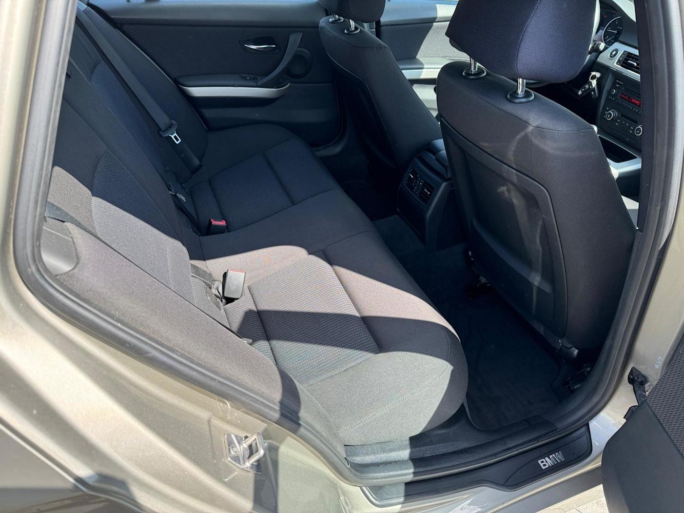 mauto BMW 318D Touring złota 143KM