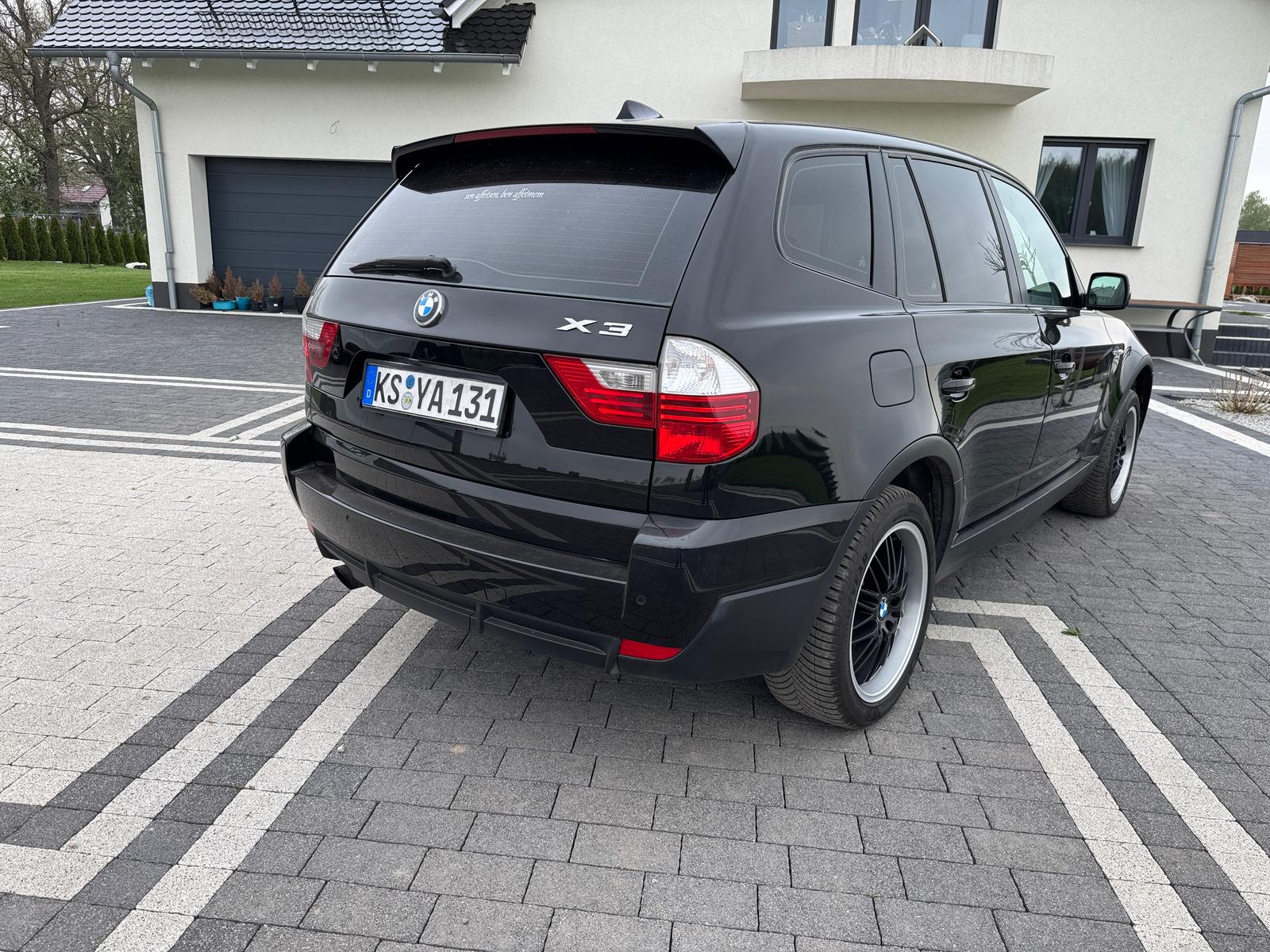mauto BMW X3 czarna 177KM