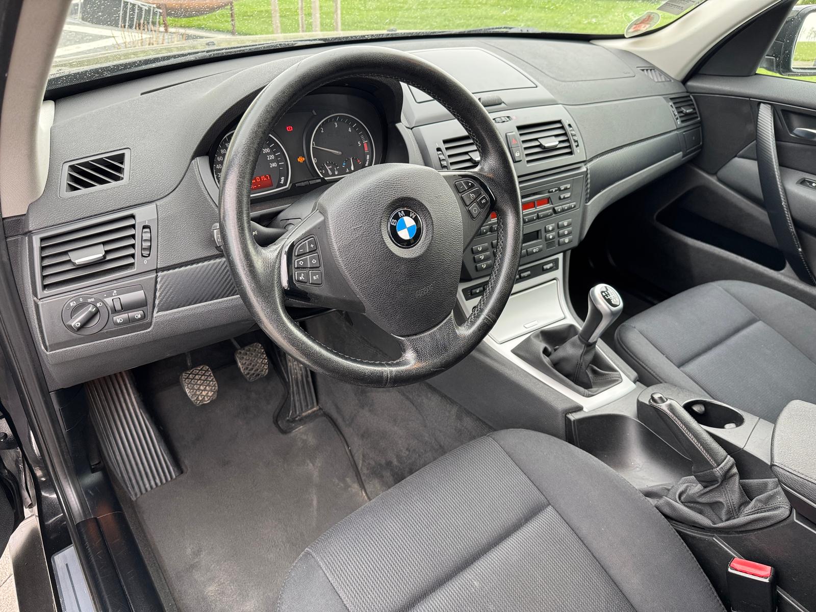 mauto BMW X3 czarna 177KM