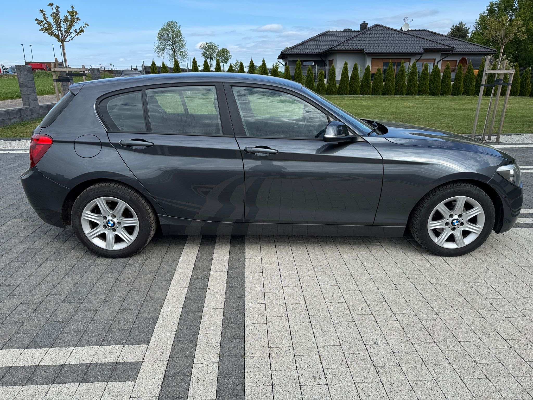 mauto BMW 118D szara 143KM
