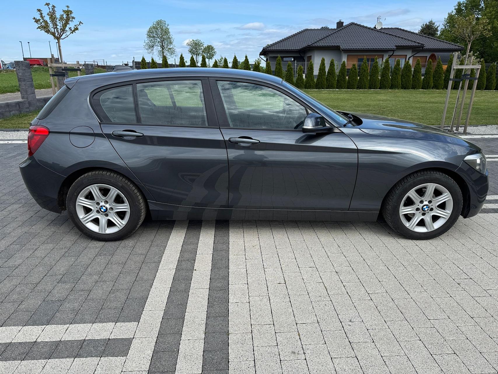 mauto BMW 118D szara 143KM