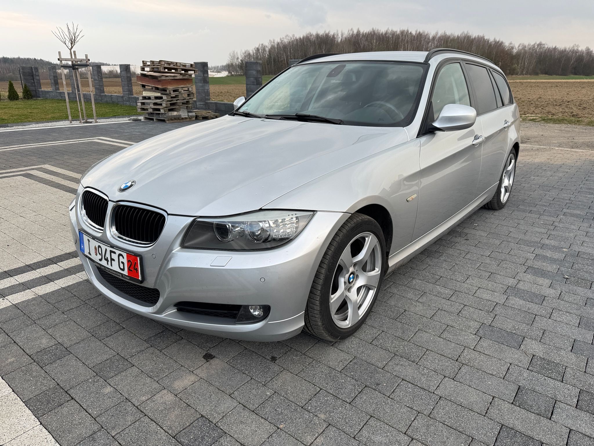 mauto BMW 318D Touring Edition Exclusive 143KM