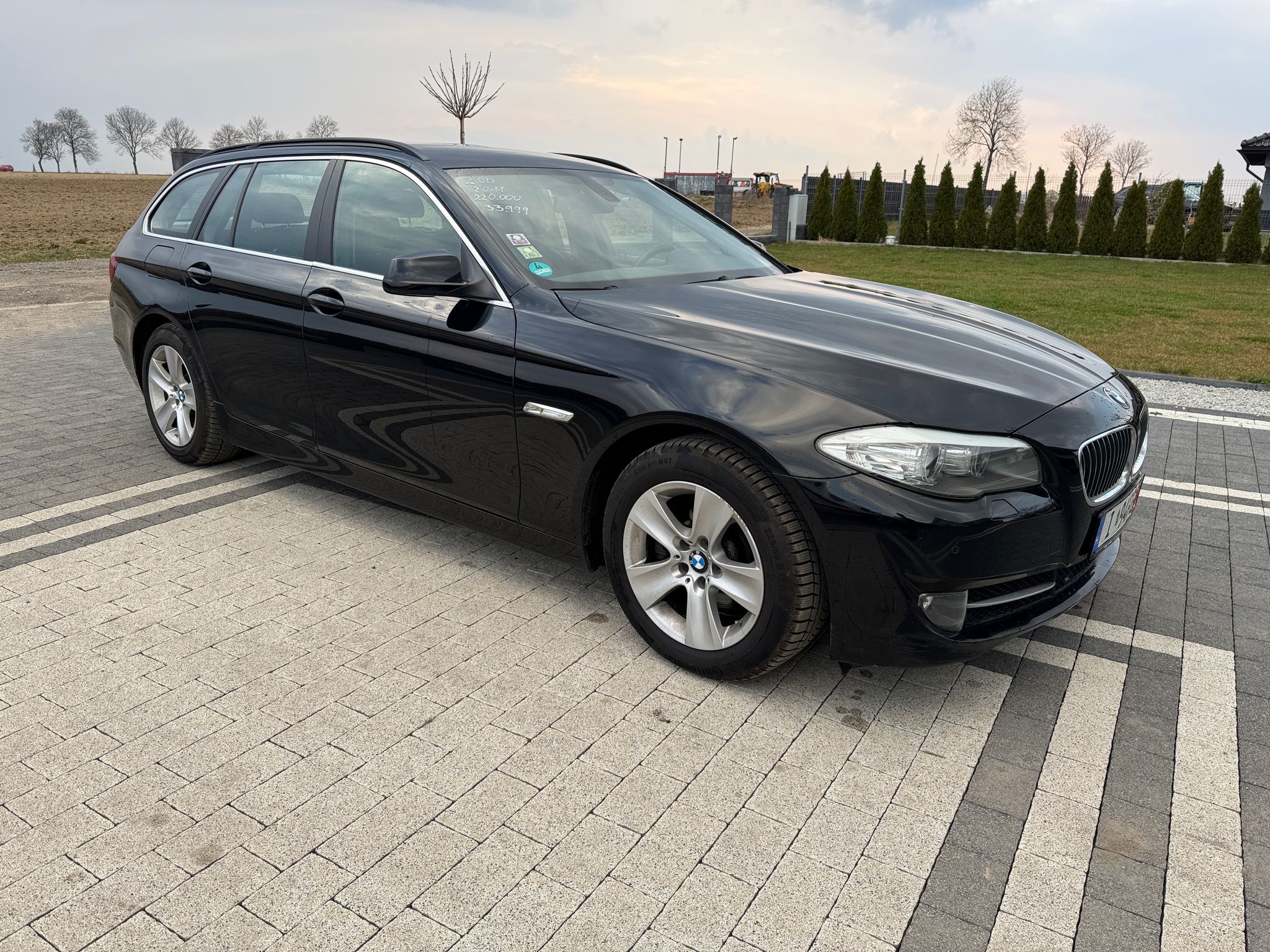 mauto BMW 520D F11 czarny manual 184KM