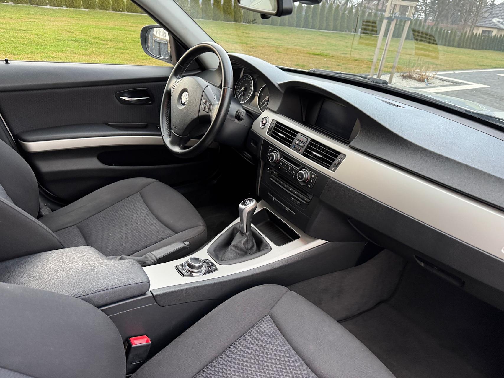 mauto BMW 318D Touring Edition Exclusive 143KM