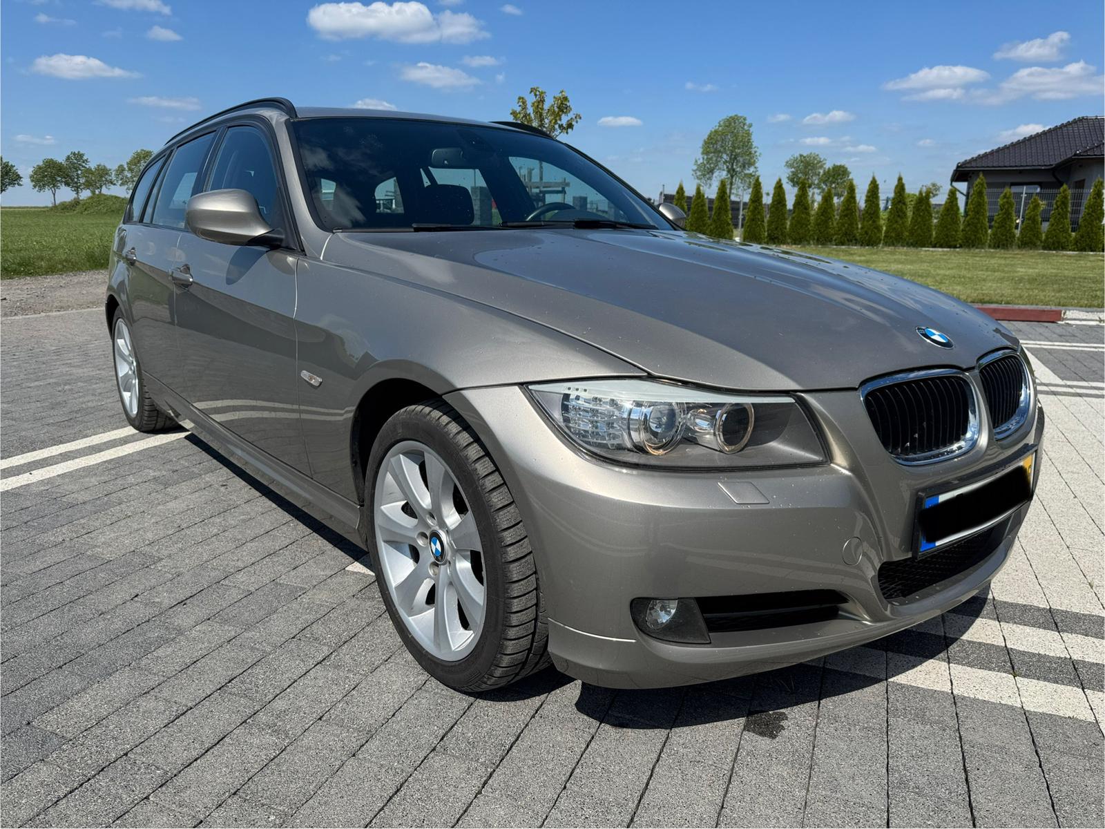 mauto BMW 318D Touring złota 143KM