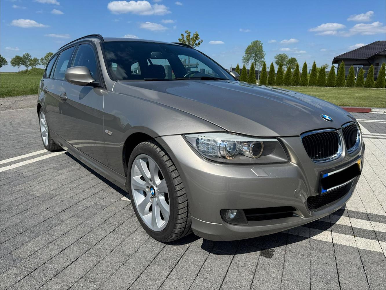 mauto BMW 318D Touring złota 143KM