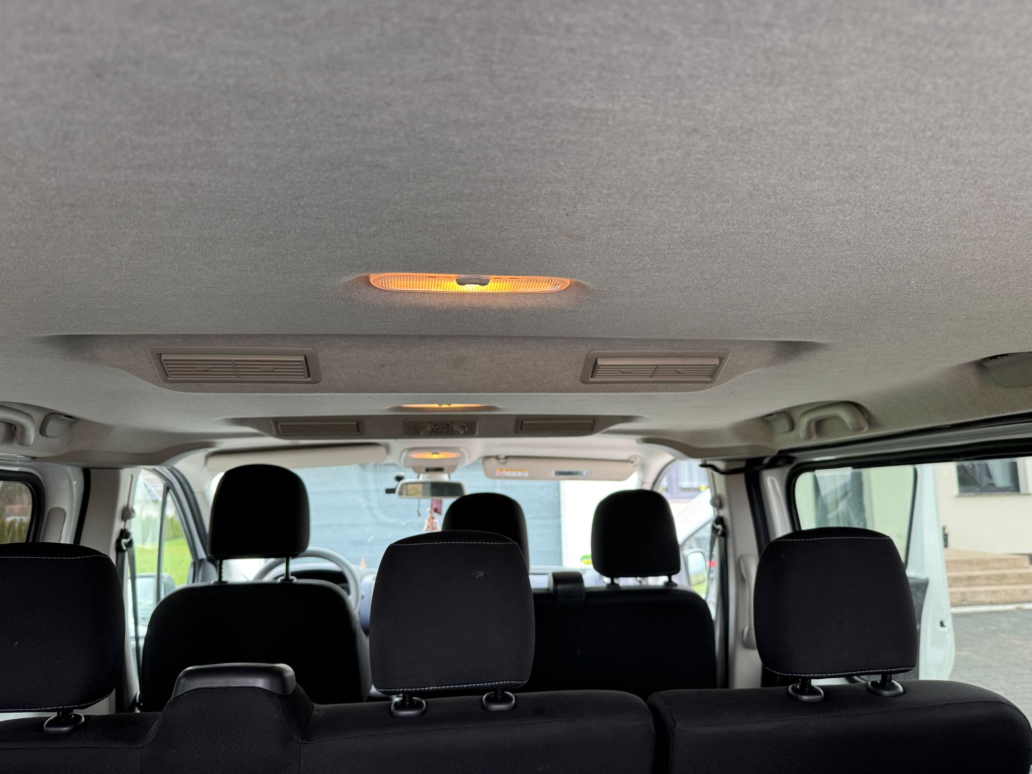 mauto Opel VIVARO 9 osób 2x klima ! 95KM