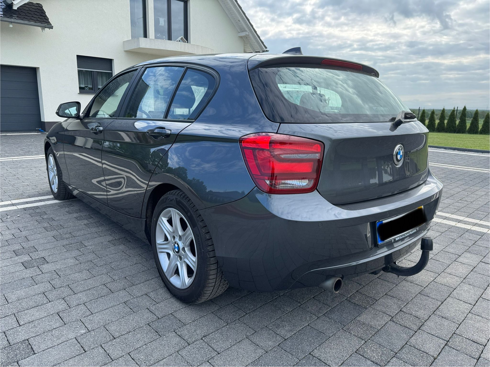 mauto BMW 118D szara 143KM