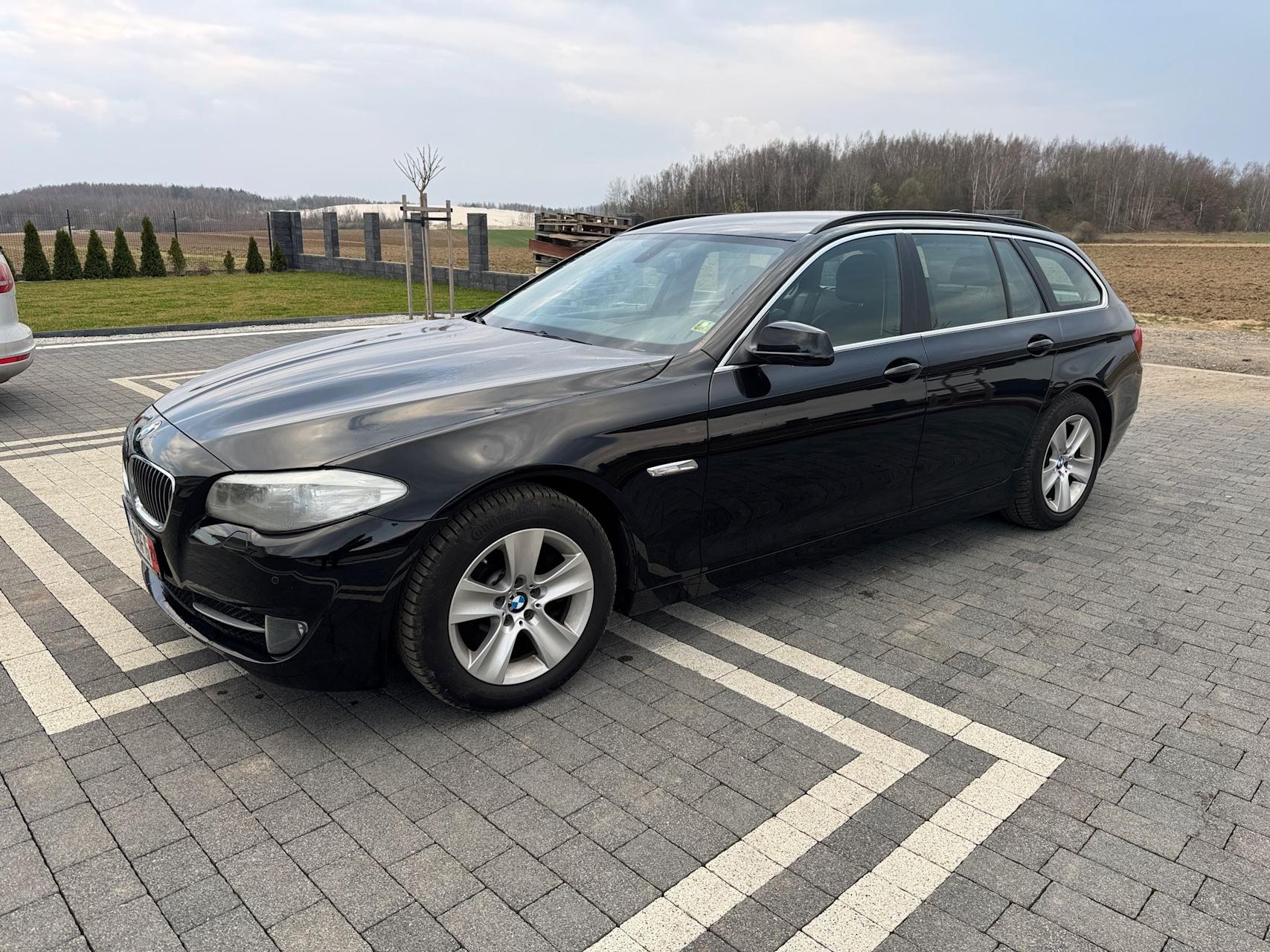 mauto BMW 520D F11 czarny manual 184KM