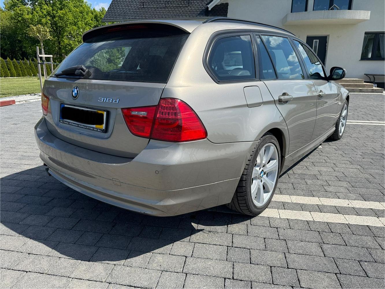 mauto BMW 318D Touring złota 143KM