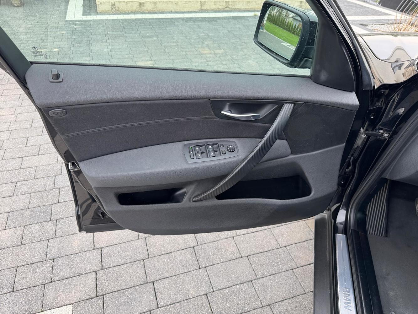 mauto BMW X3 czarna 177KM