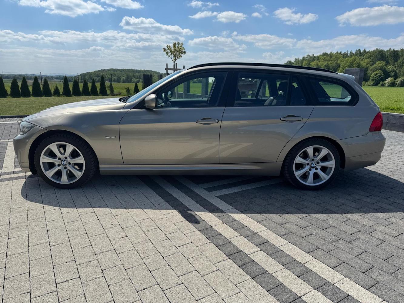 mauto BMW 318D Touring złota 143KM