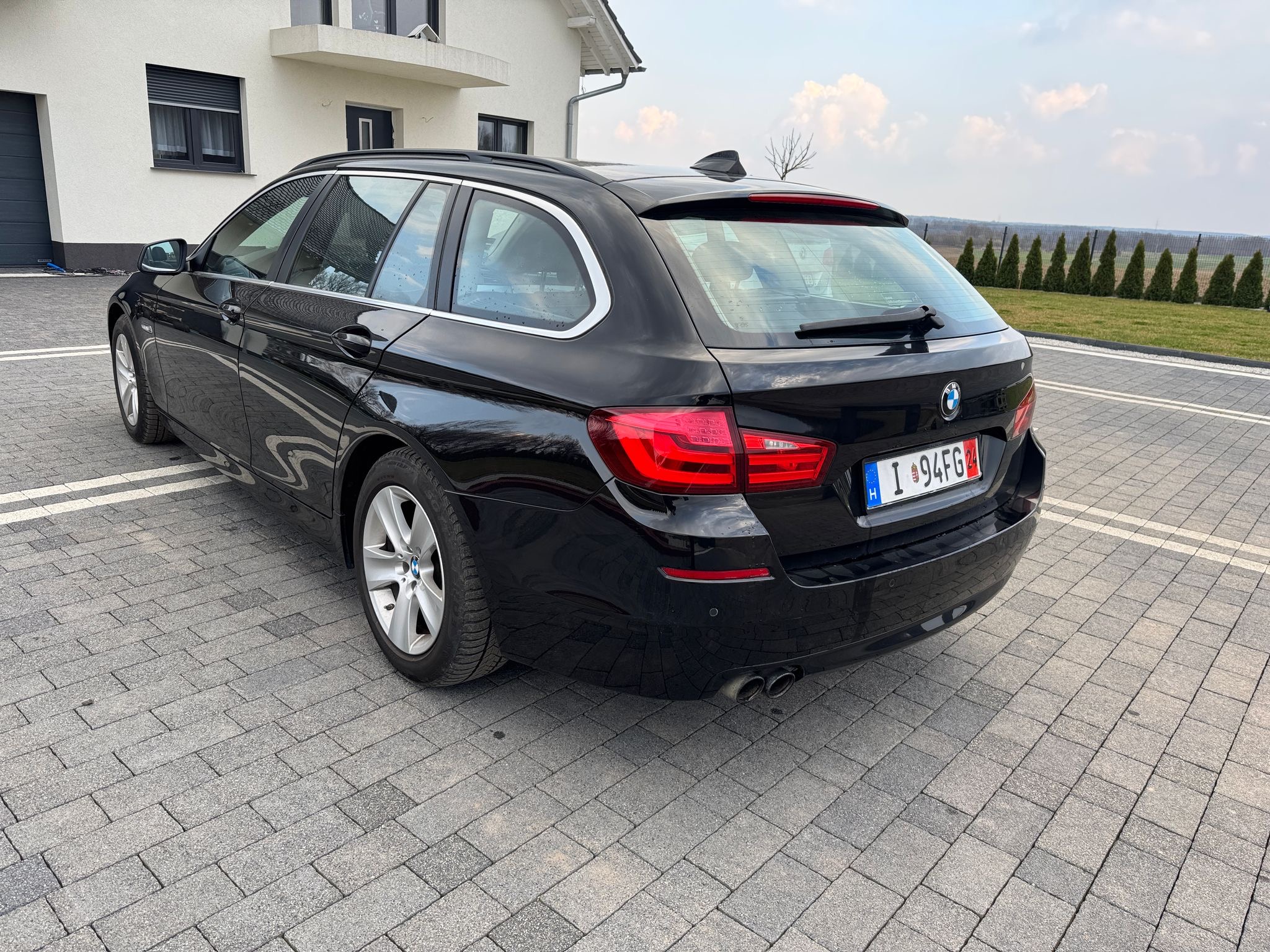 mauto BMW 520D F11 czarny manual 184KM