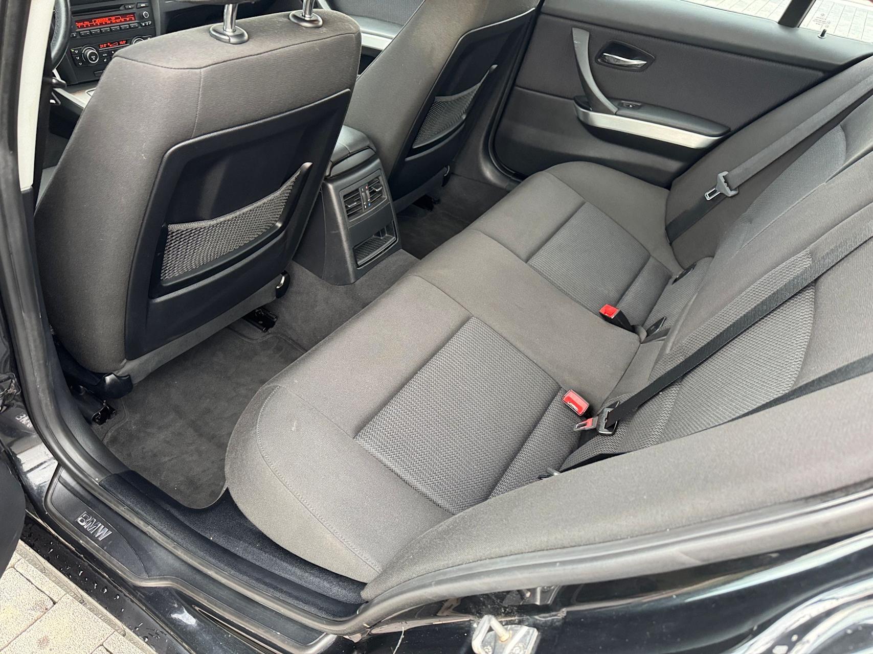 mauto BMW 318D sedan 280TKM 143KM