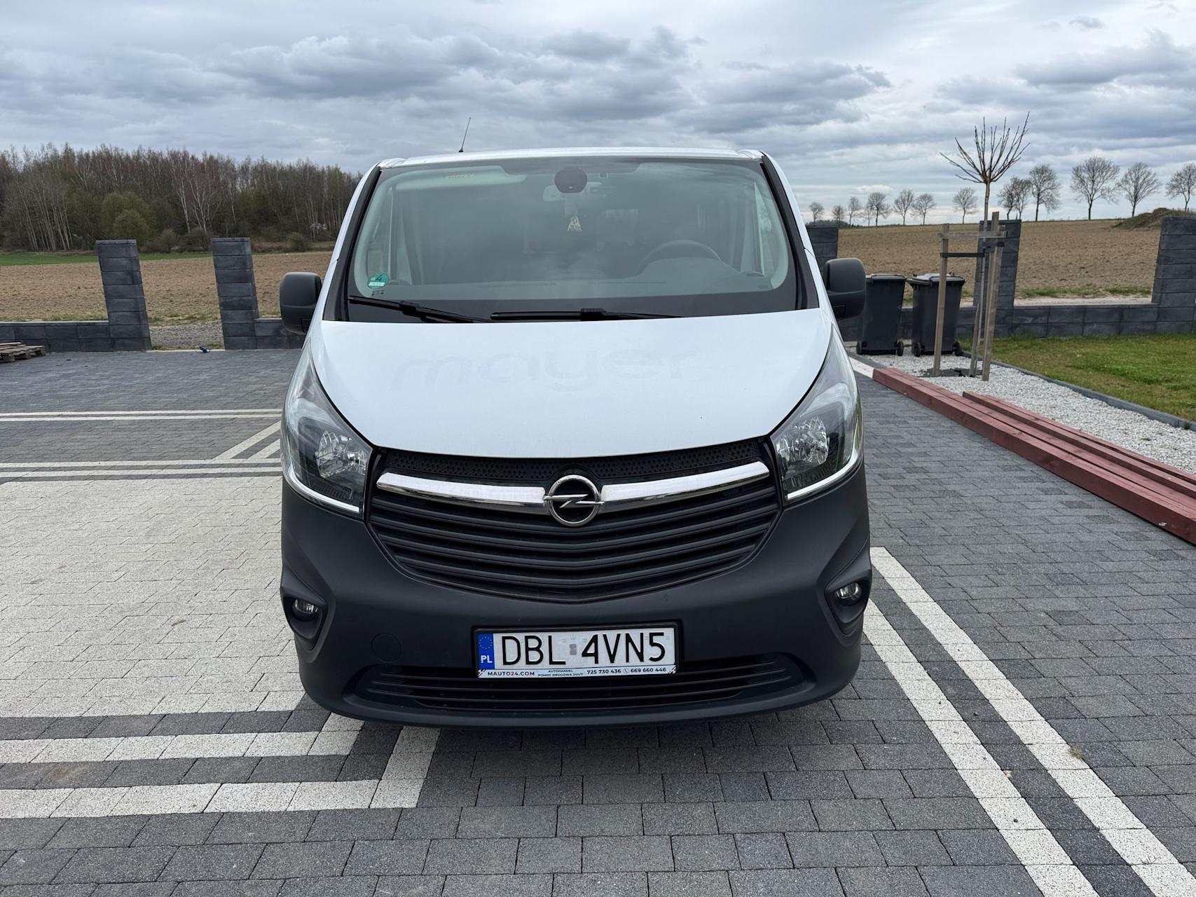 mauto Opel VIVARO 9 osób 2x klima ! 95KM