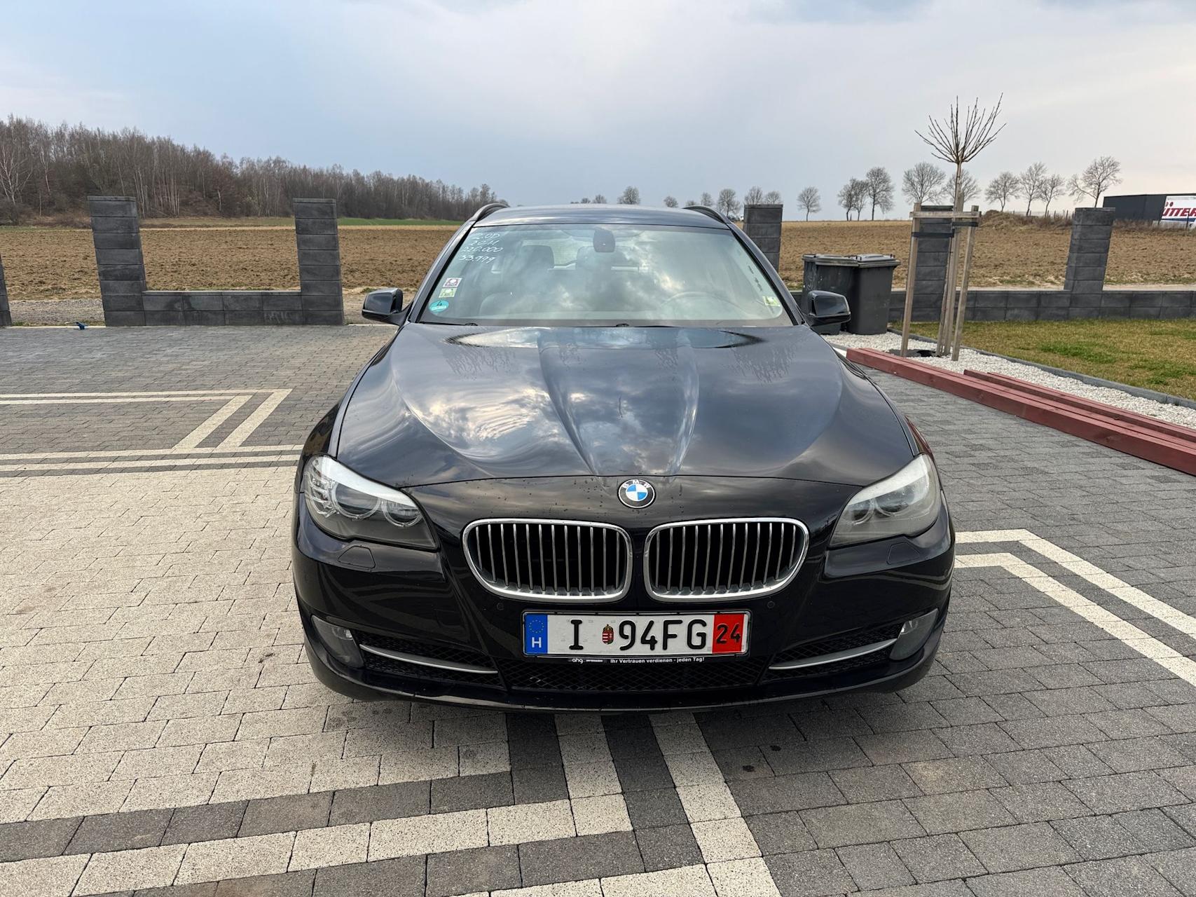 mauto BMW 520D F11 czarny manual 184KM