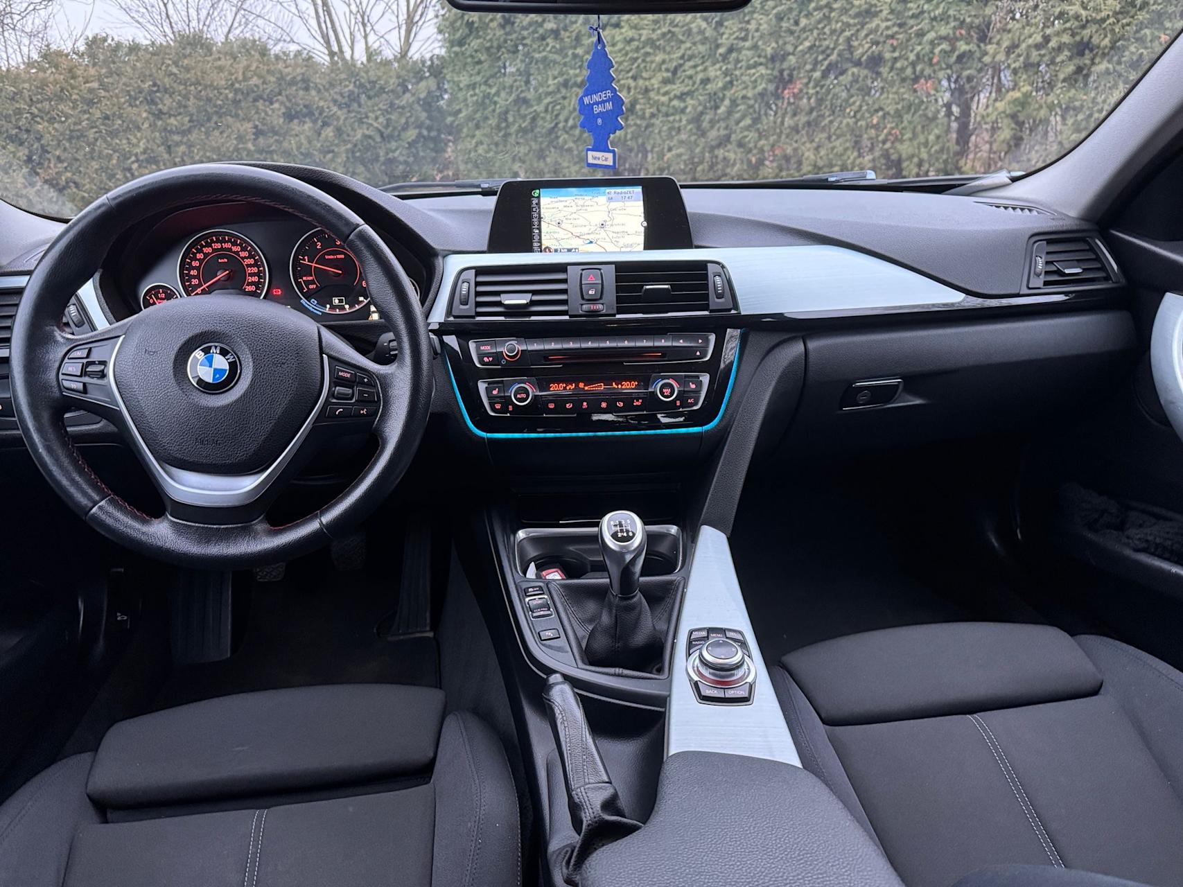 mauto BMW 318 Touring Sport-Line 143KM