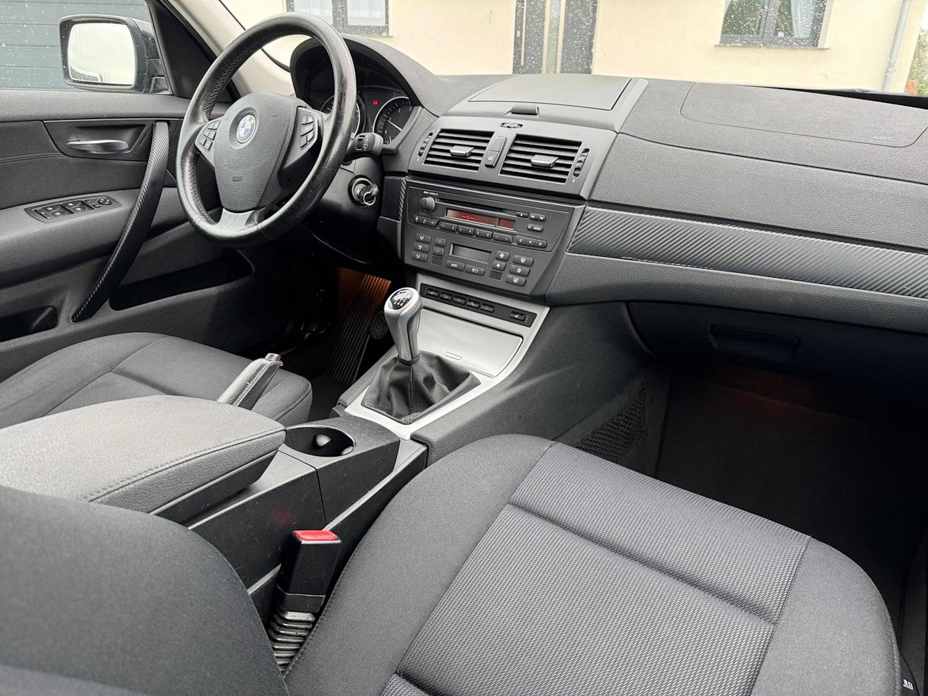 mauto BMW X3 czarna 177KM