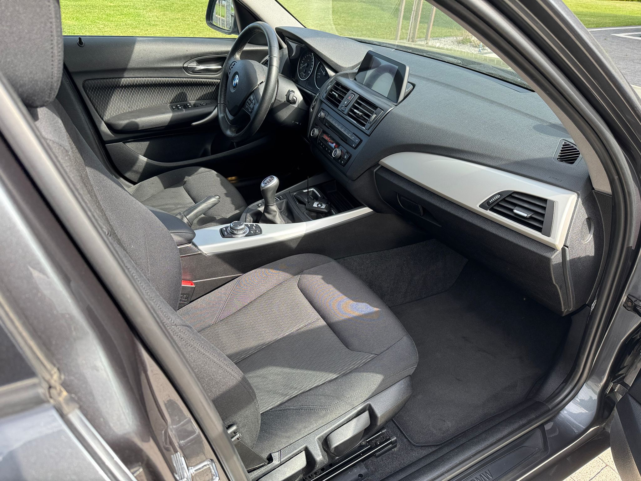 mauto BMW 118D szara 143KM