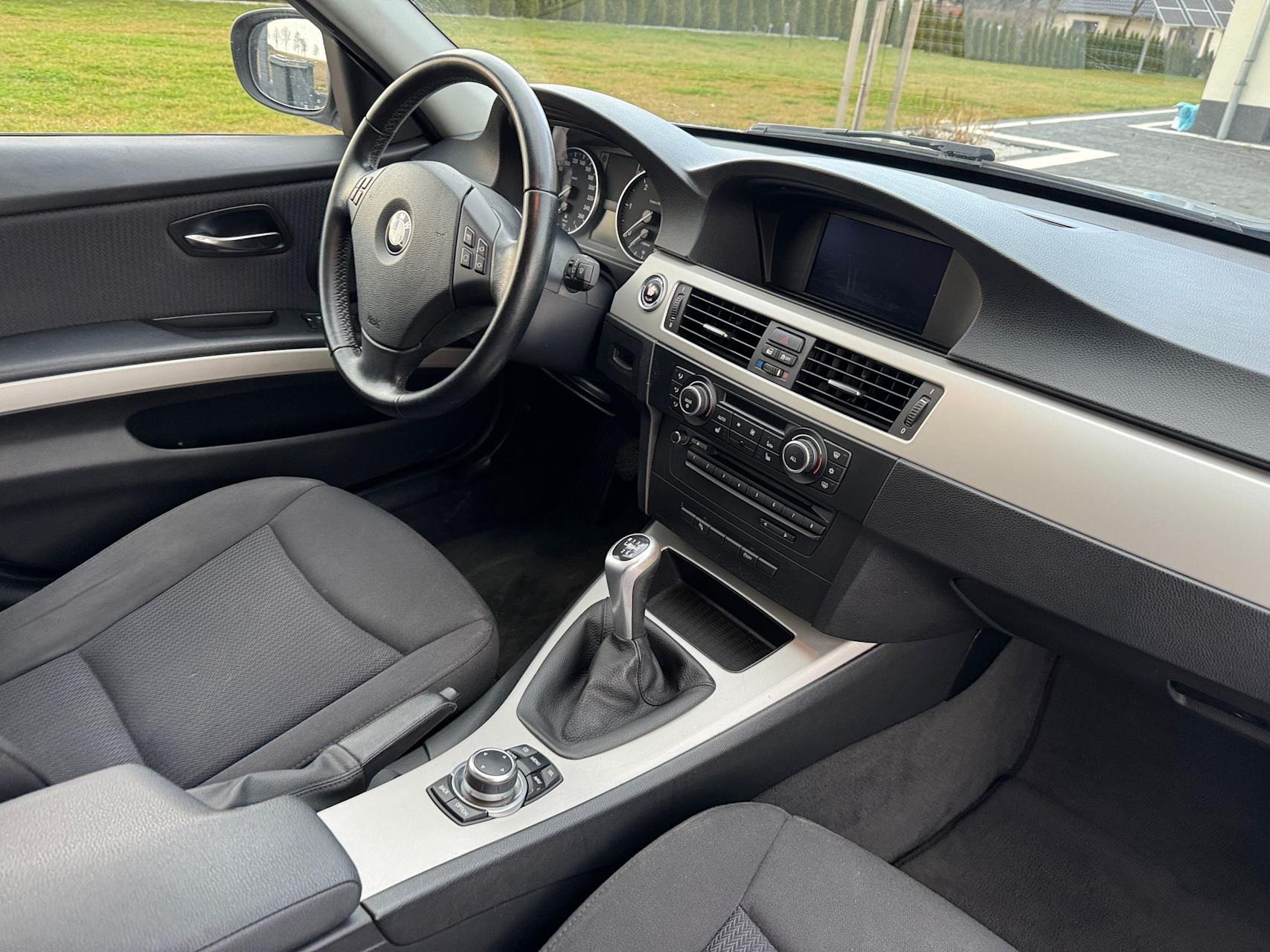 mauto BMW 318D Touring Edition Exclusive 143KM