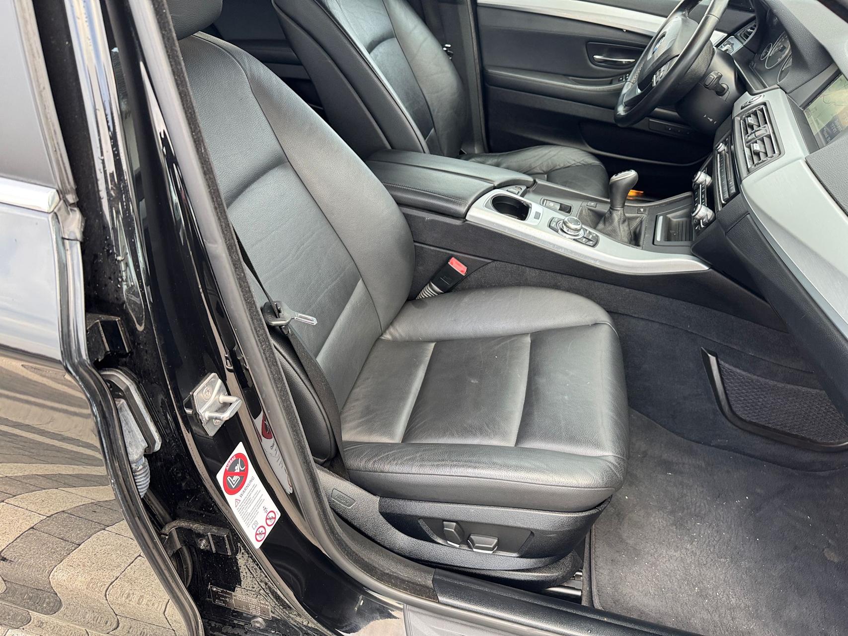 mauto BMW 520D F11 czarny manual 184KM