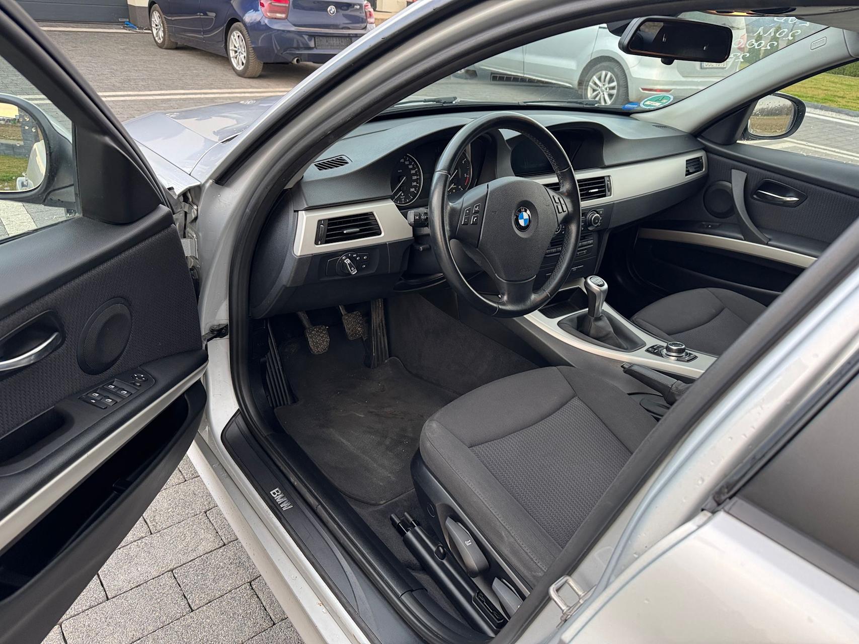 mauto BMW 318D Touring Edition Exclusive 143KM