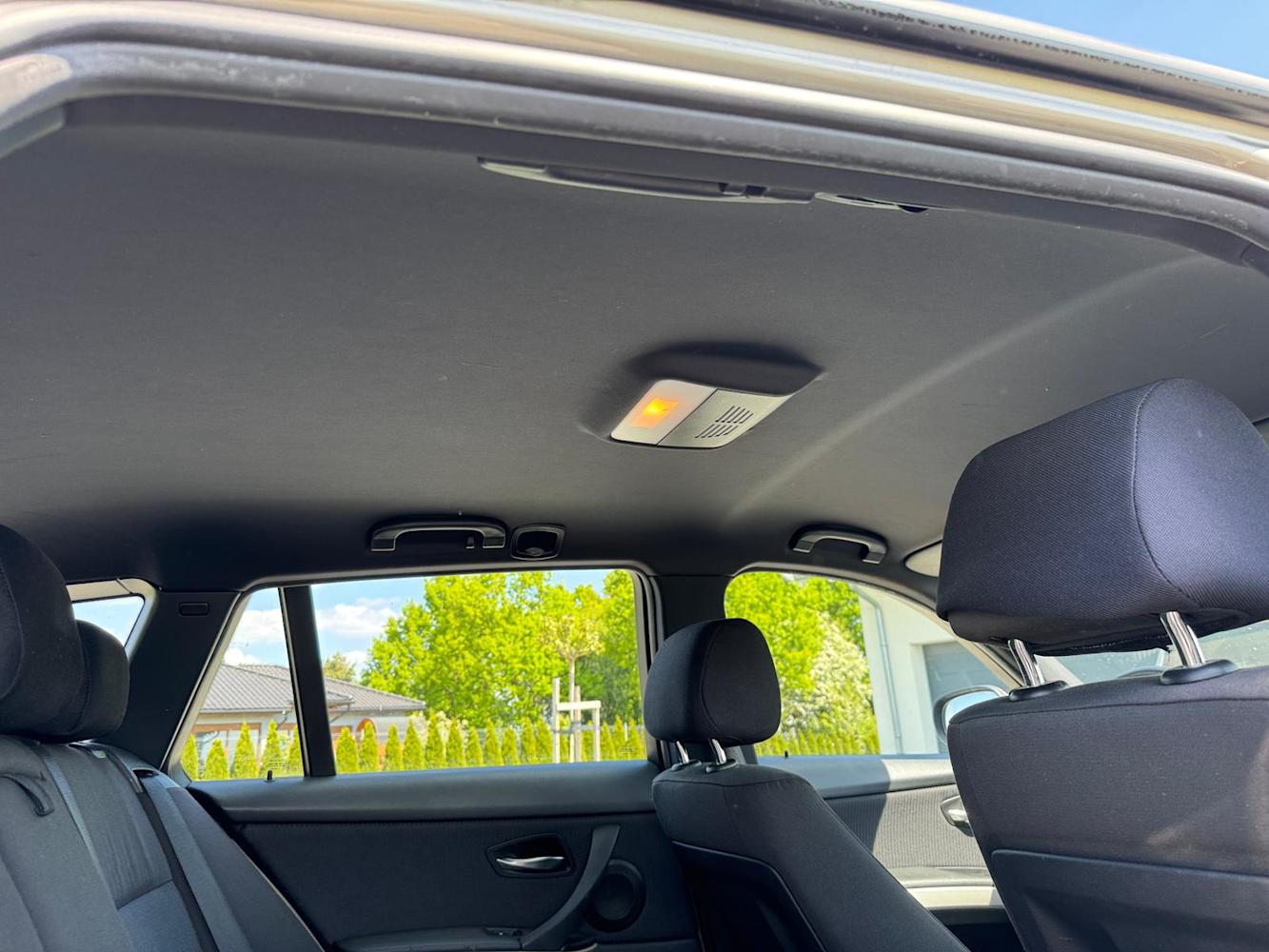 mauto BMW 318D Touring złota 143KM