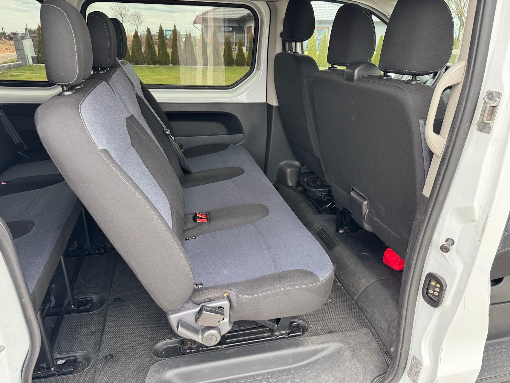 mauto Opel VIVARO 9 osób 2x klima ! 95KM