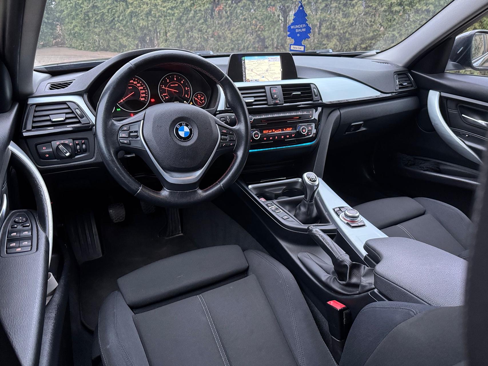 mauto BMW 318 Touring Sport-Line 143KM