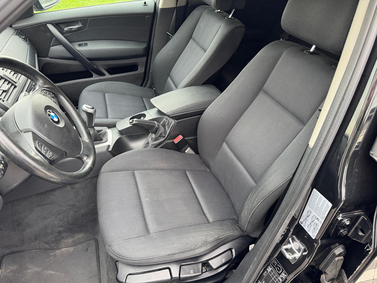 mauto BMW X3 czarna 177KM