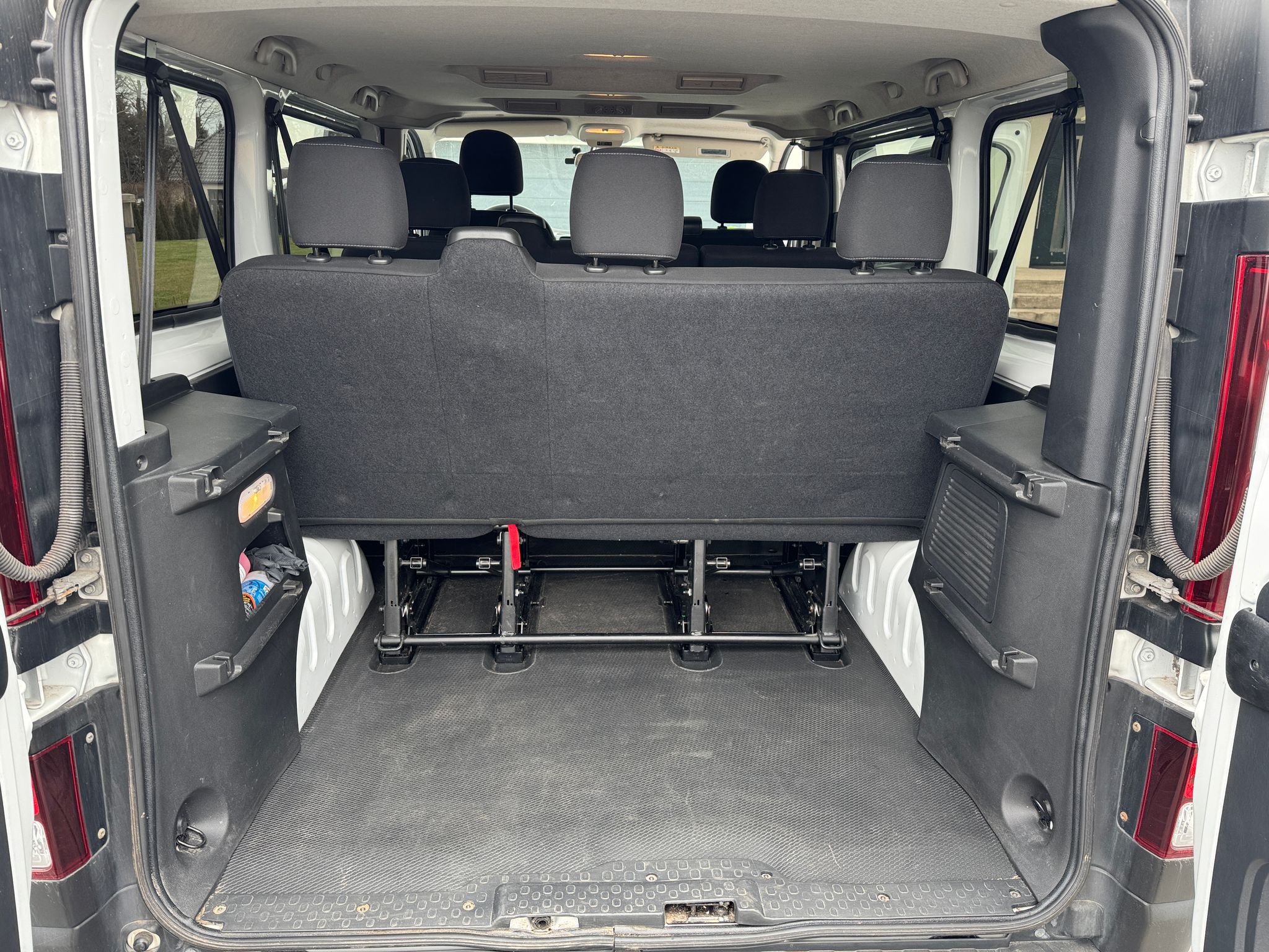 mauto Opel VIVARO 9 osób 2x klima ! 95KM