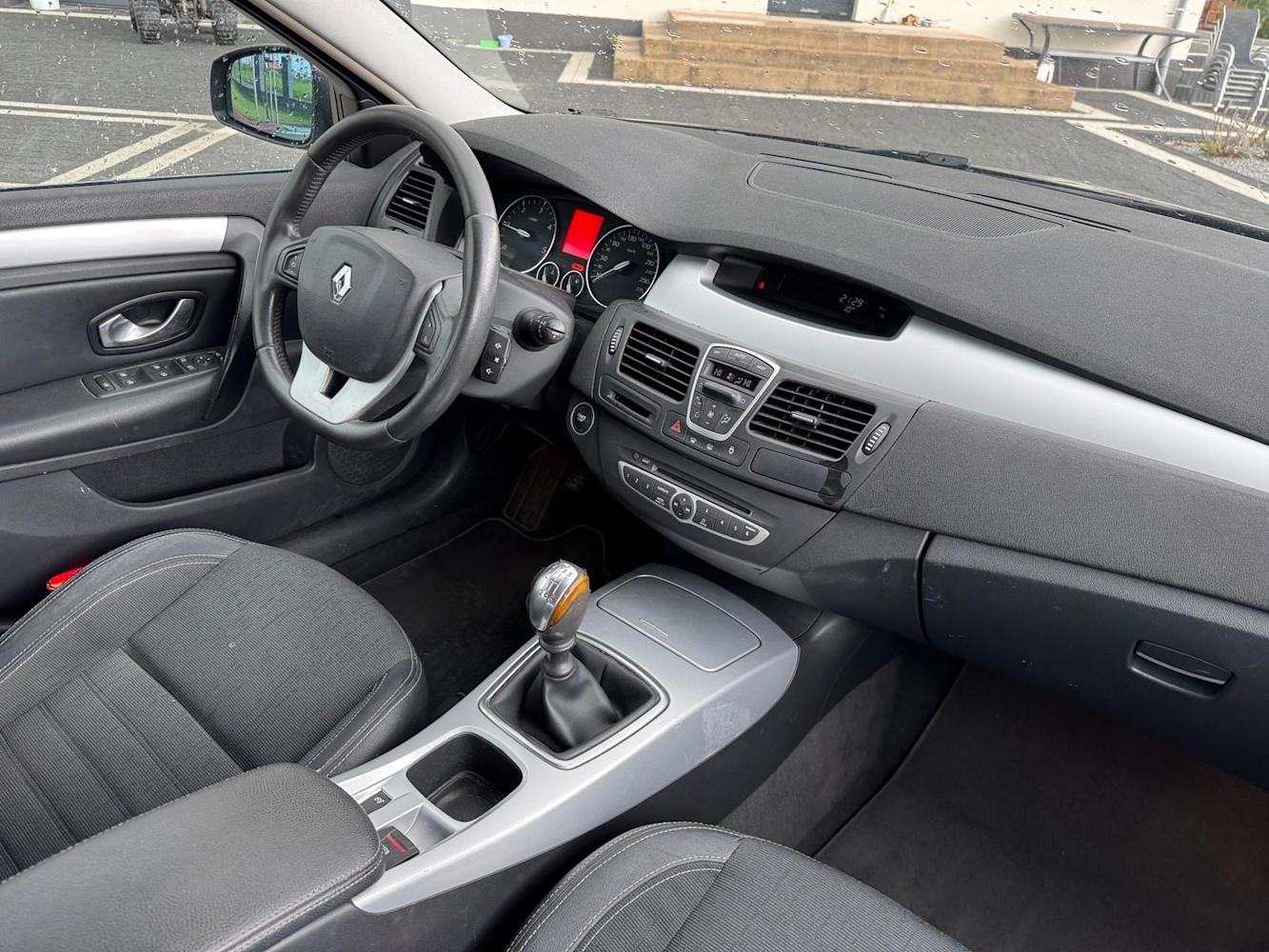 mauto RENAULT LAGUNA III 150KM