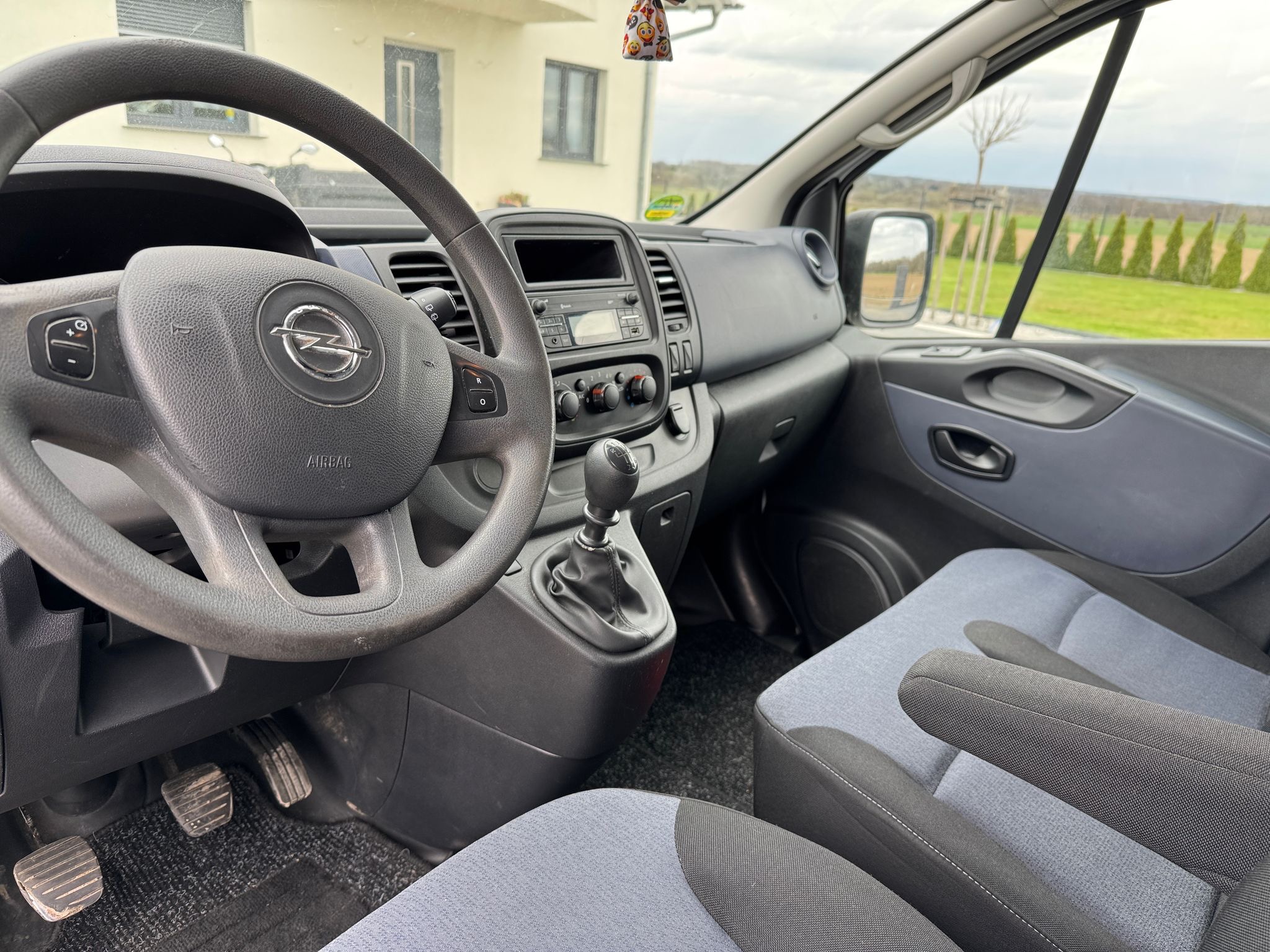 mauto Opel VIVARO 9 osób 2x klima ! 95KM