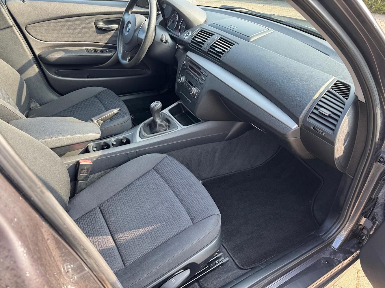 mauto BMW 1 e87 118D 143KM