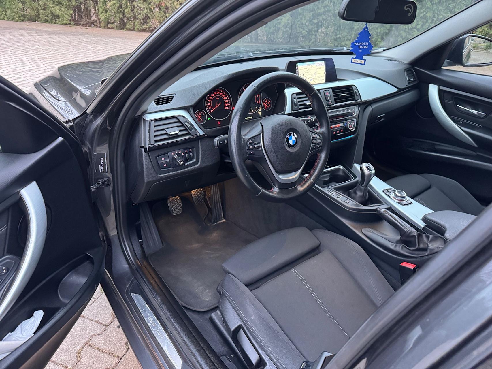 mauto BMW 318 Touring Sport-Line 143KM