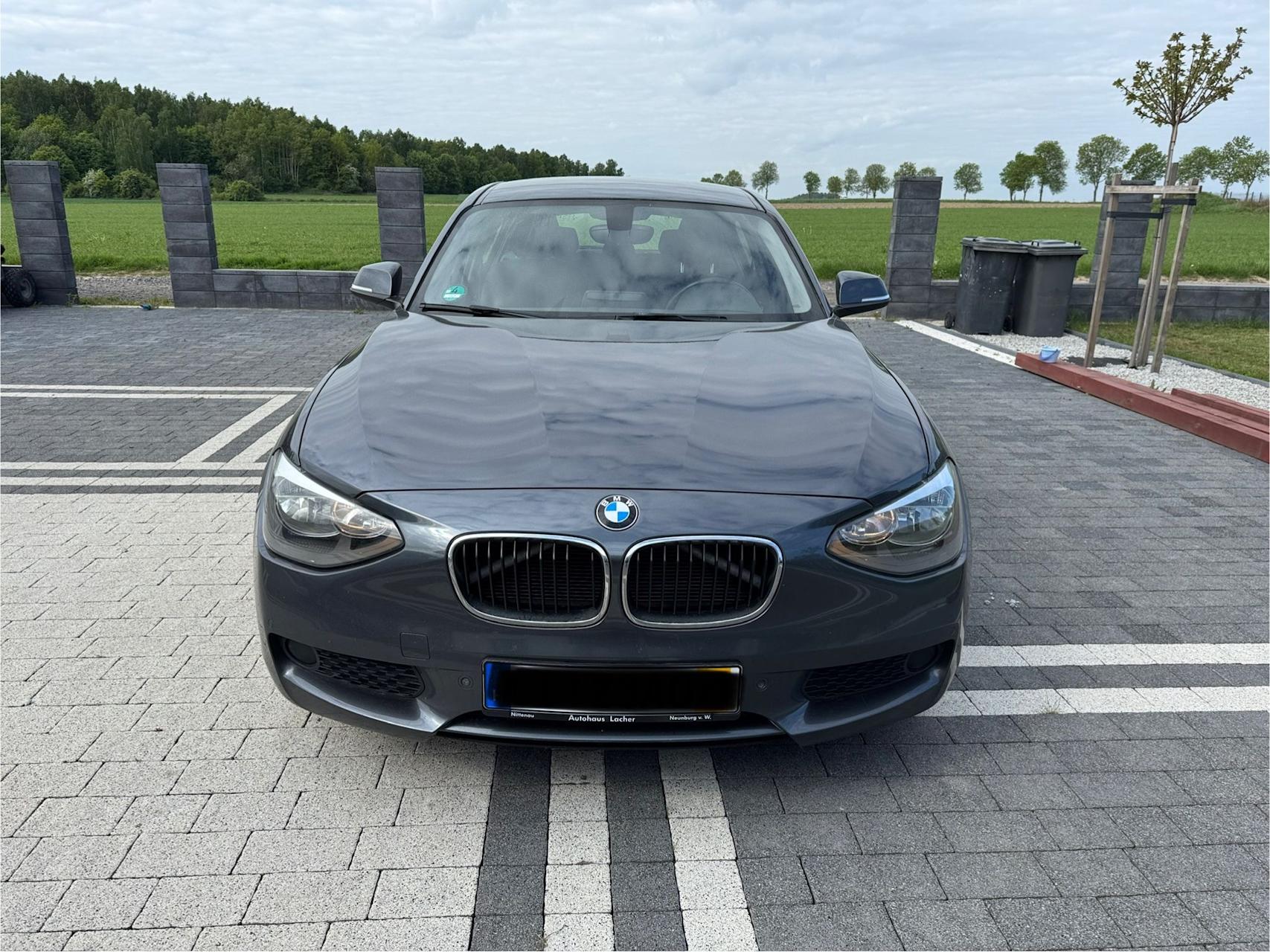 mauto BMW 118D szara 143KM