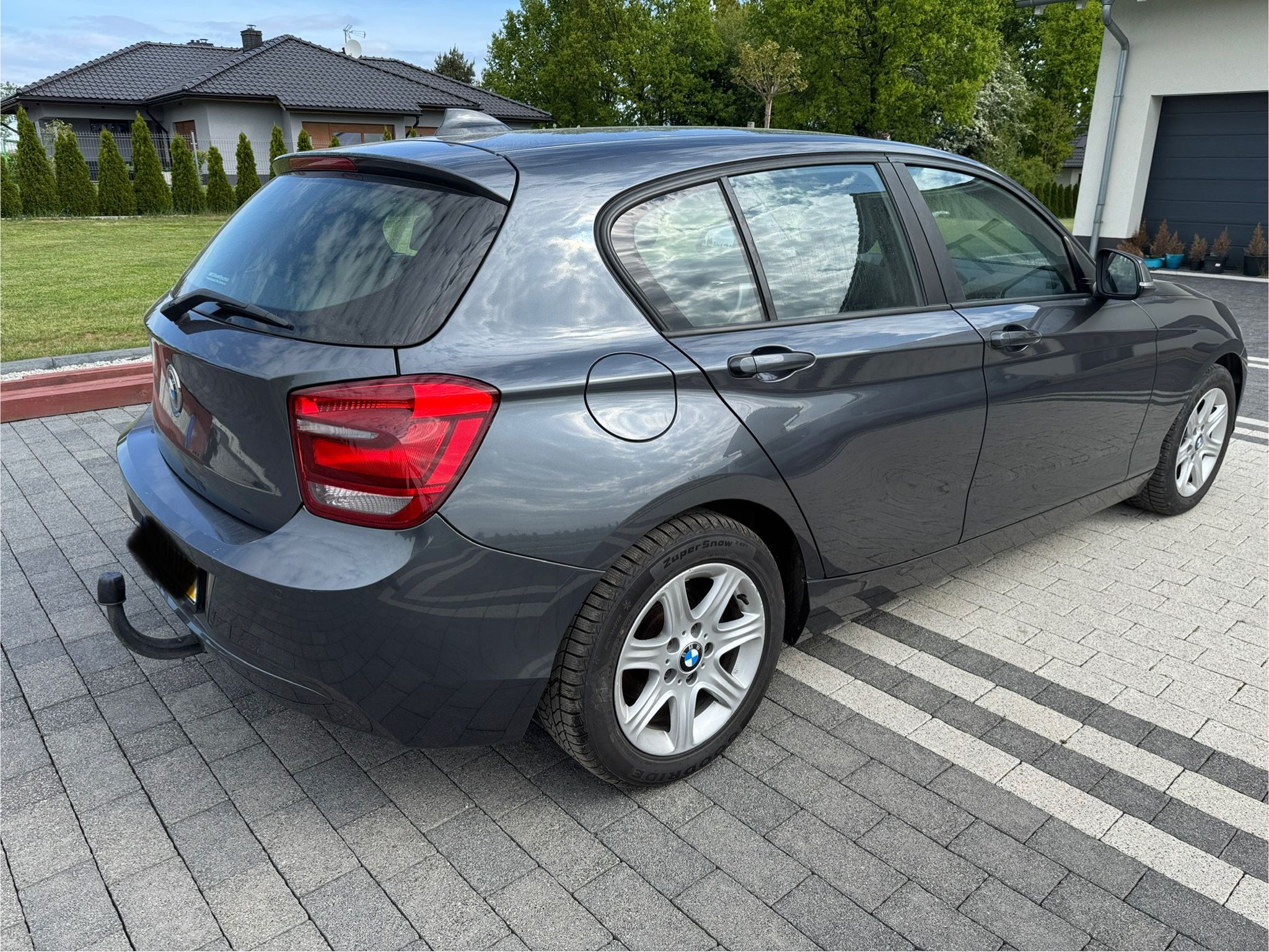 mauto BMW 118D szara 143KM
