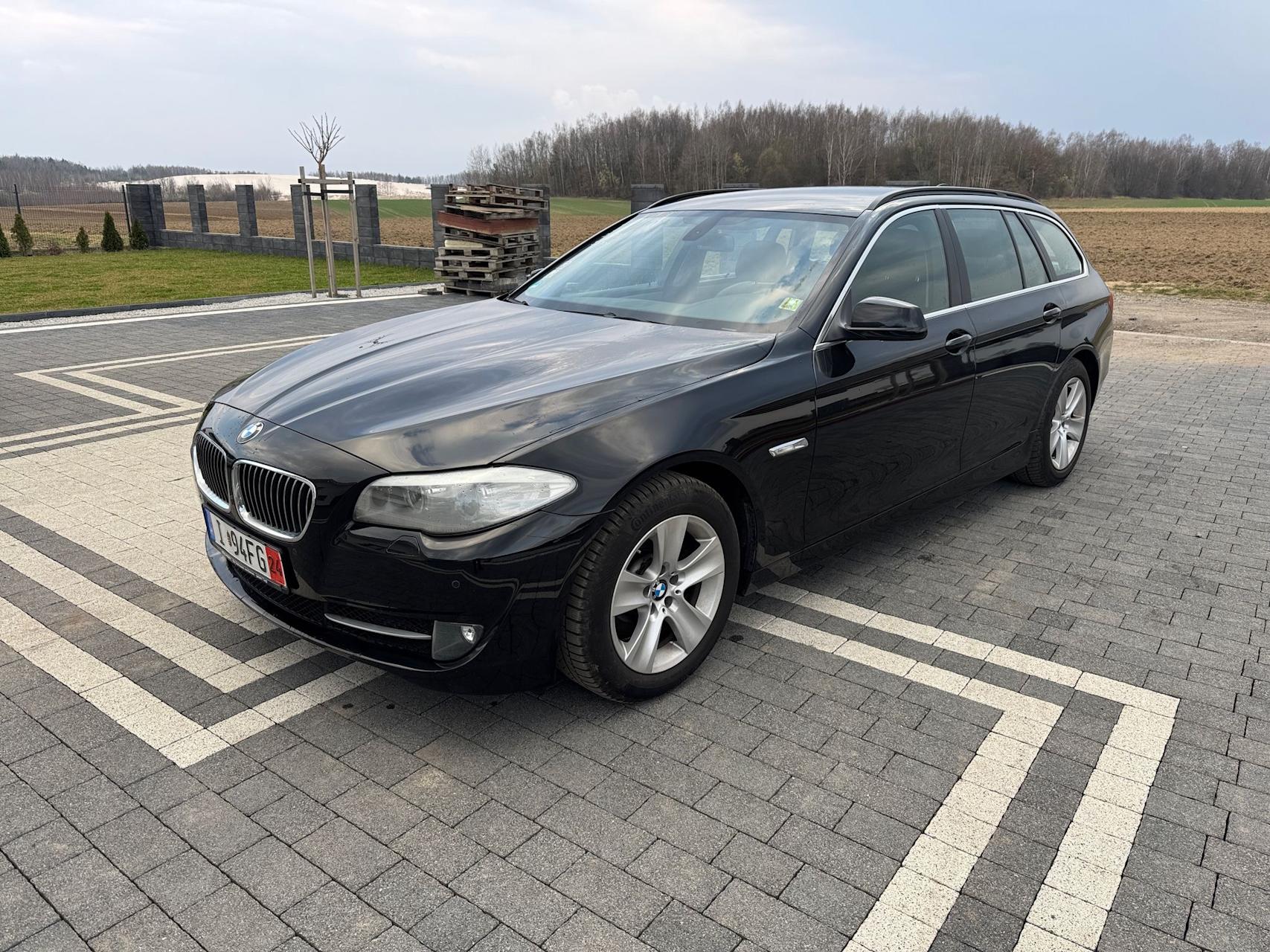 mauto BMW 520D F11 czarny manual 184KM