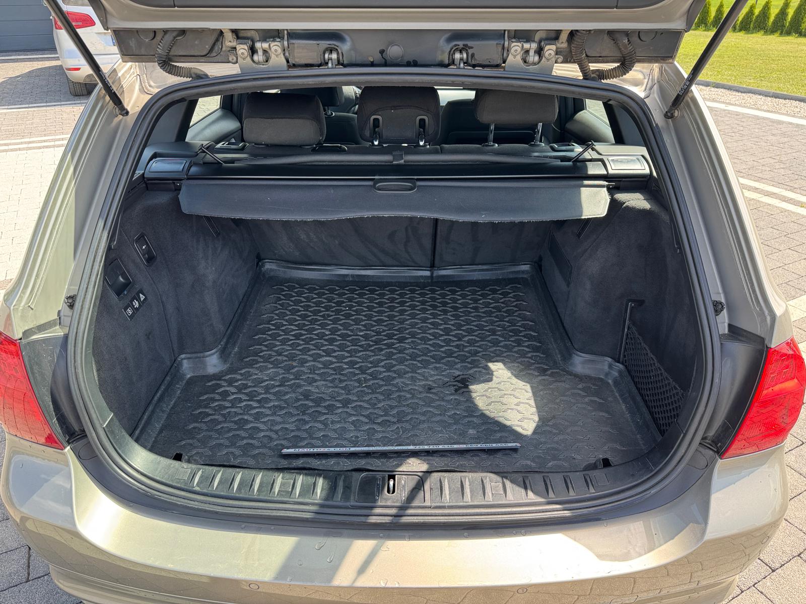 mauto BMW 318D Touring złota 143KM