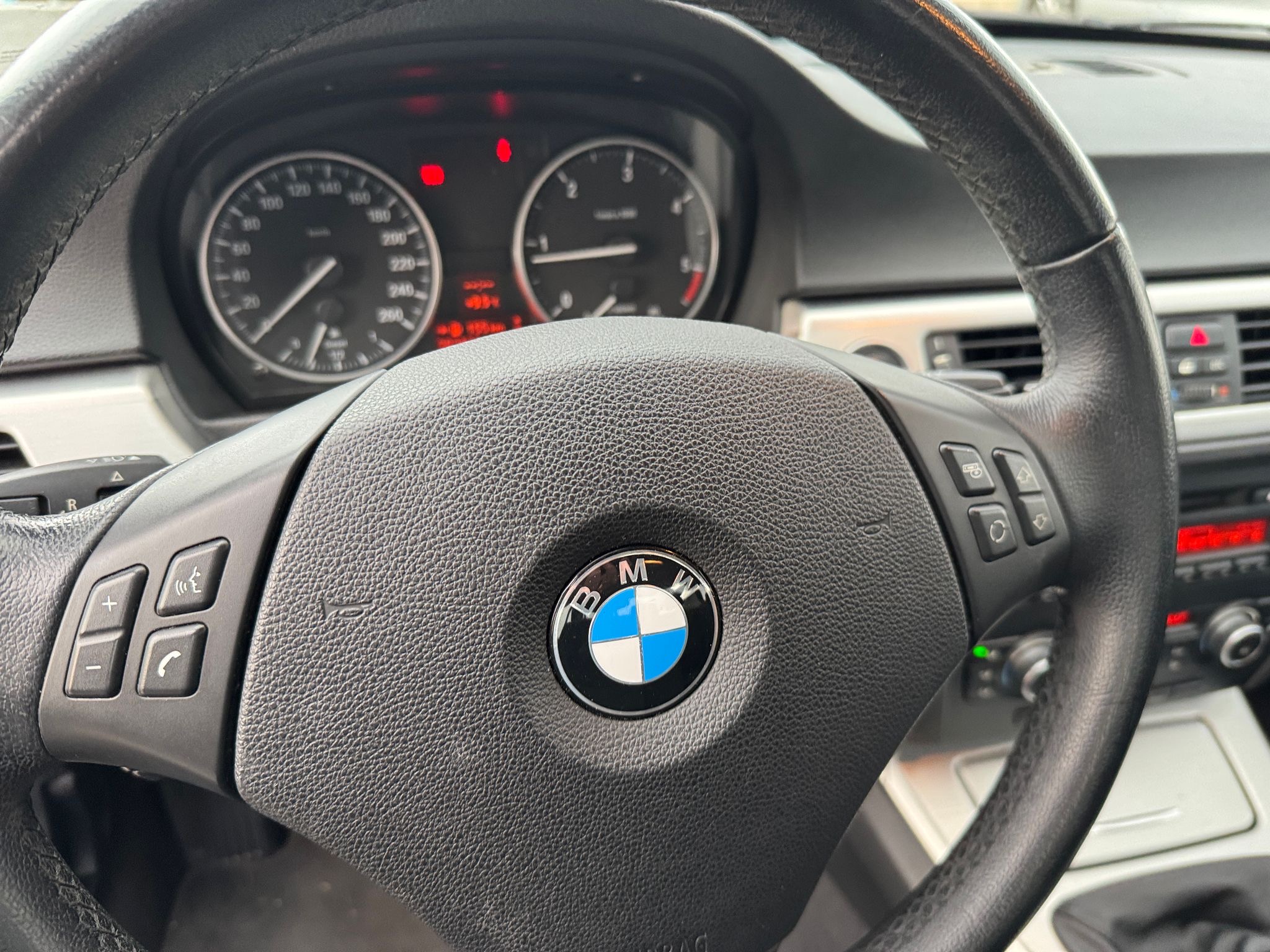 mauto BMW 318D sedan 280TKM 143KM